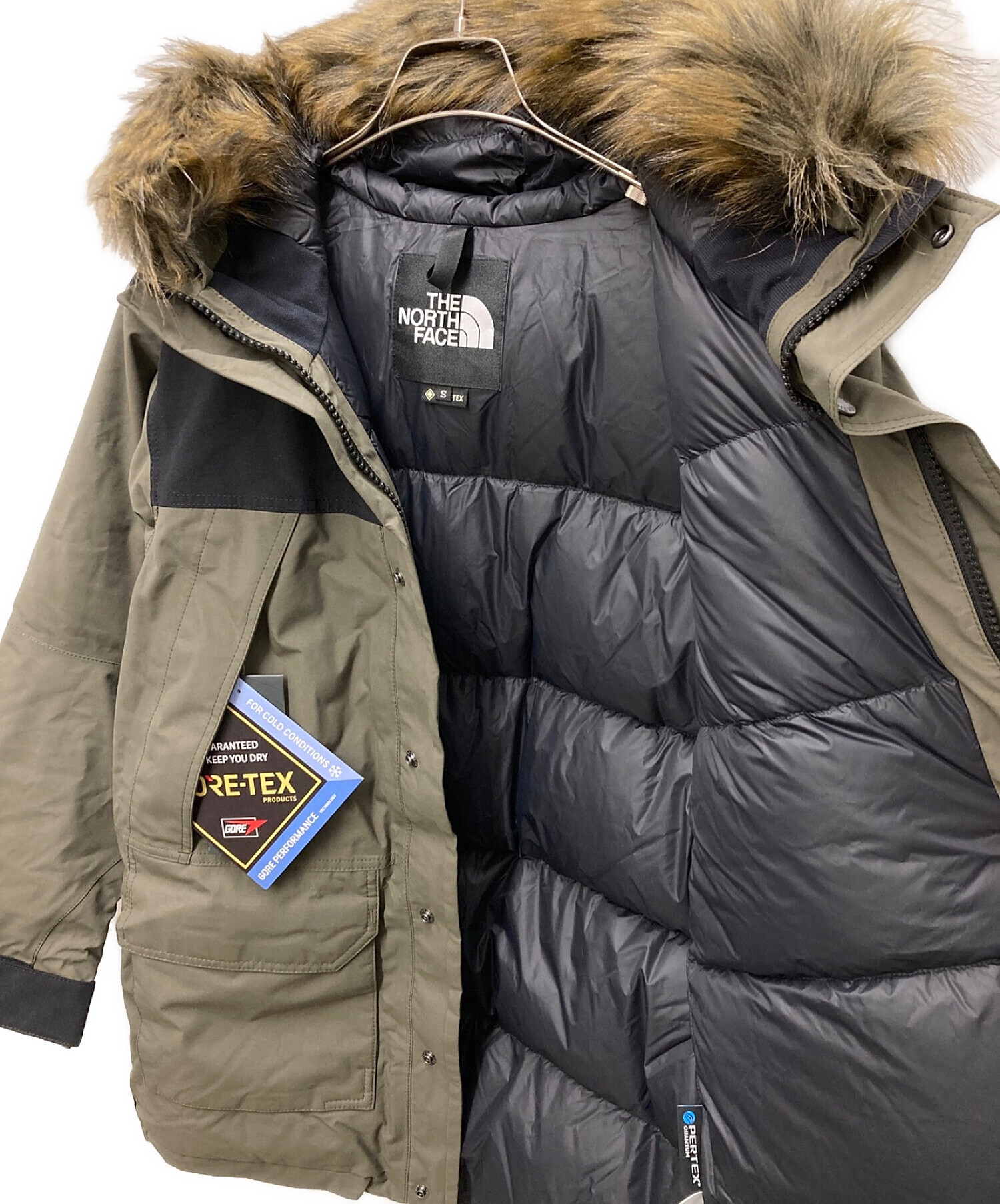 THE NORTH FACE (ザ ノース フェイス) マウンテンダウンコート オリーブ(ニュートープ) サイズ:M