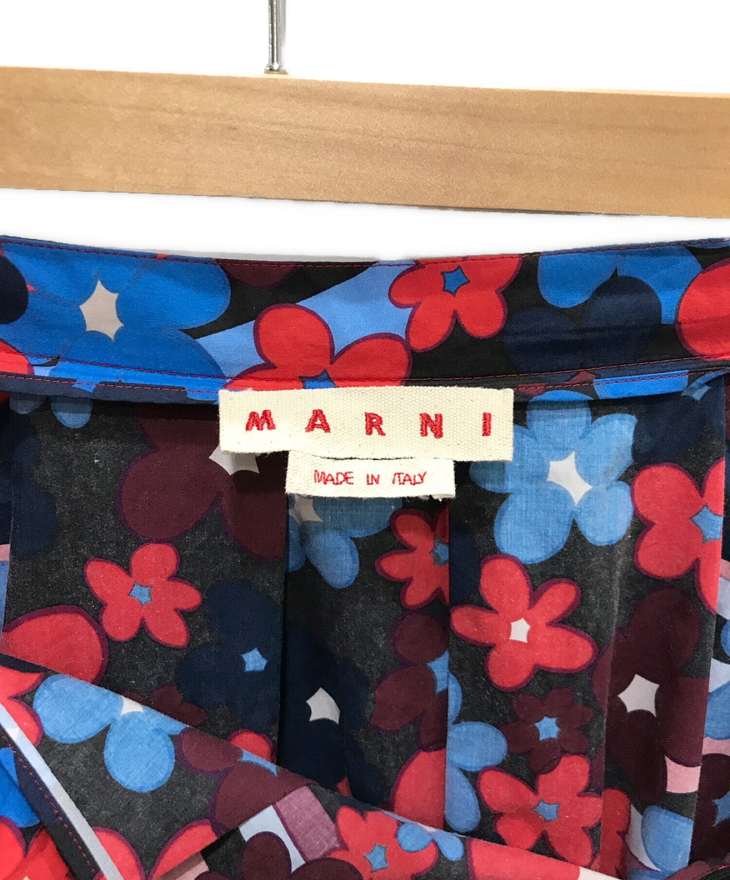 MARNI (マルニ) フラワープリント コットンタックスカート ネイビー×レッド サイズ:36