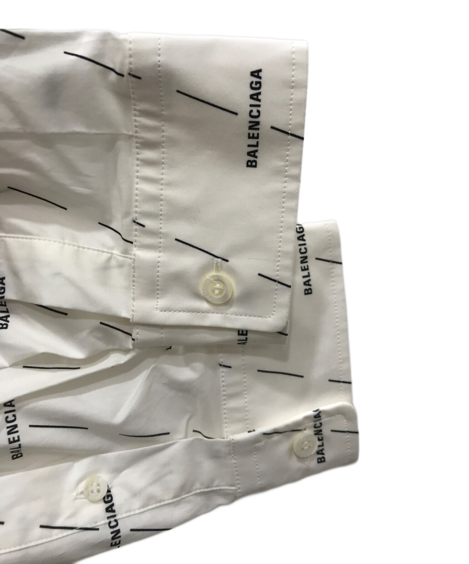 中古・古着通販】BALENCIAGA (バレンシアガ) ALL OVER LOGO SHIRT ホワイト×ブラック サイズ:37｜ブランド・古着通販  トレファク公式【TREFAC FASHION】スマホサイト