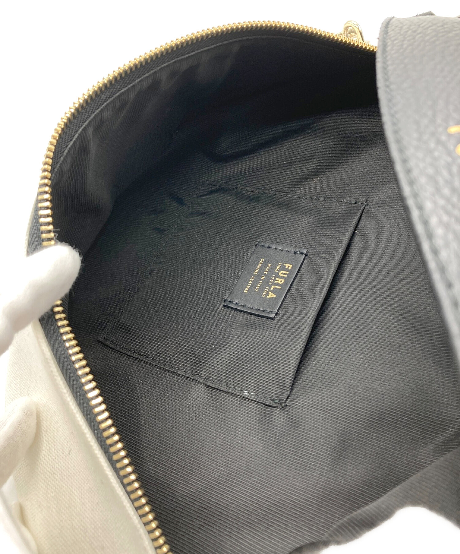 FURLA (フルラ) PIPER S BELT BAG ブラック×ホワイト