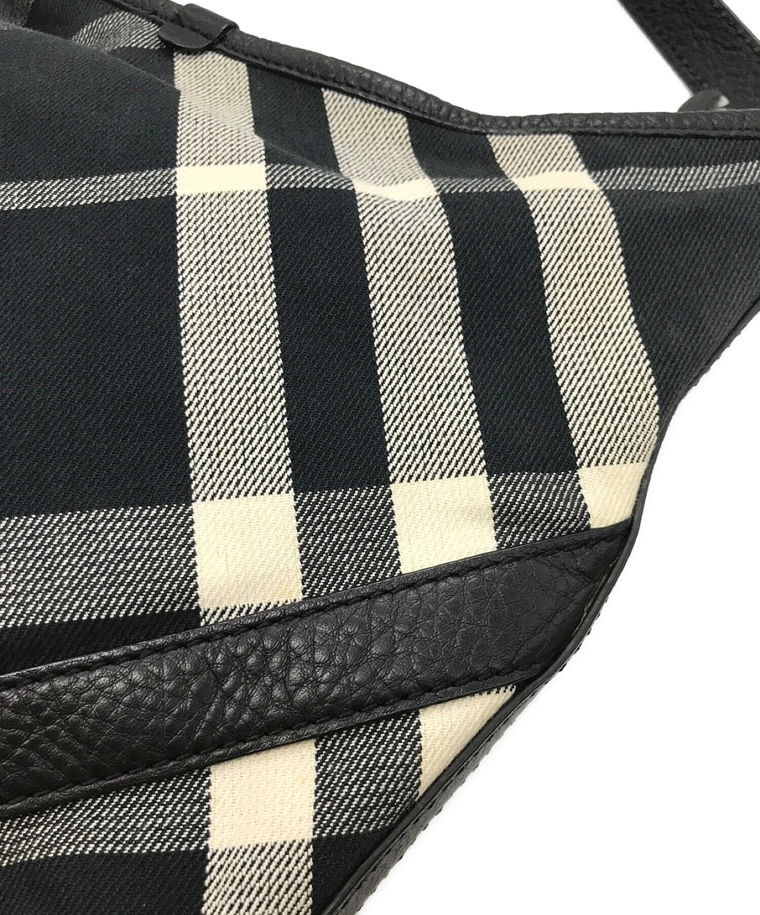 BURBERRY (バーバリー) ワンショルダーバッグ ブラック