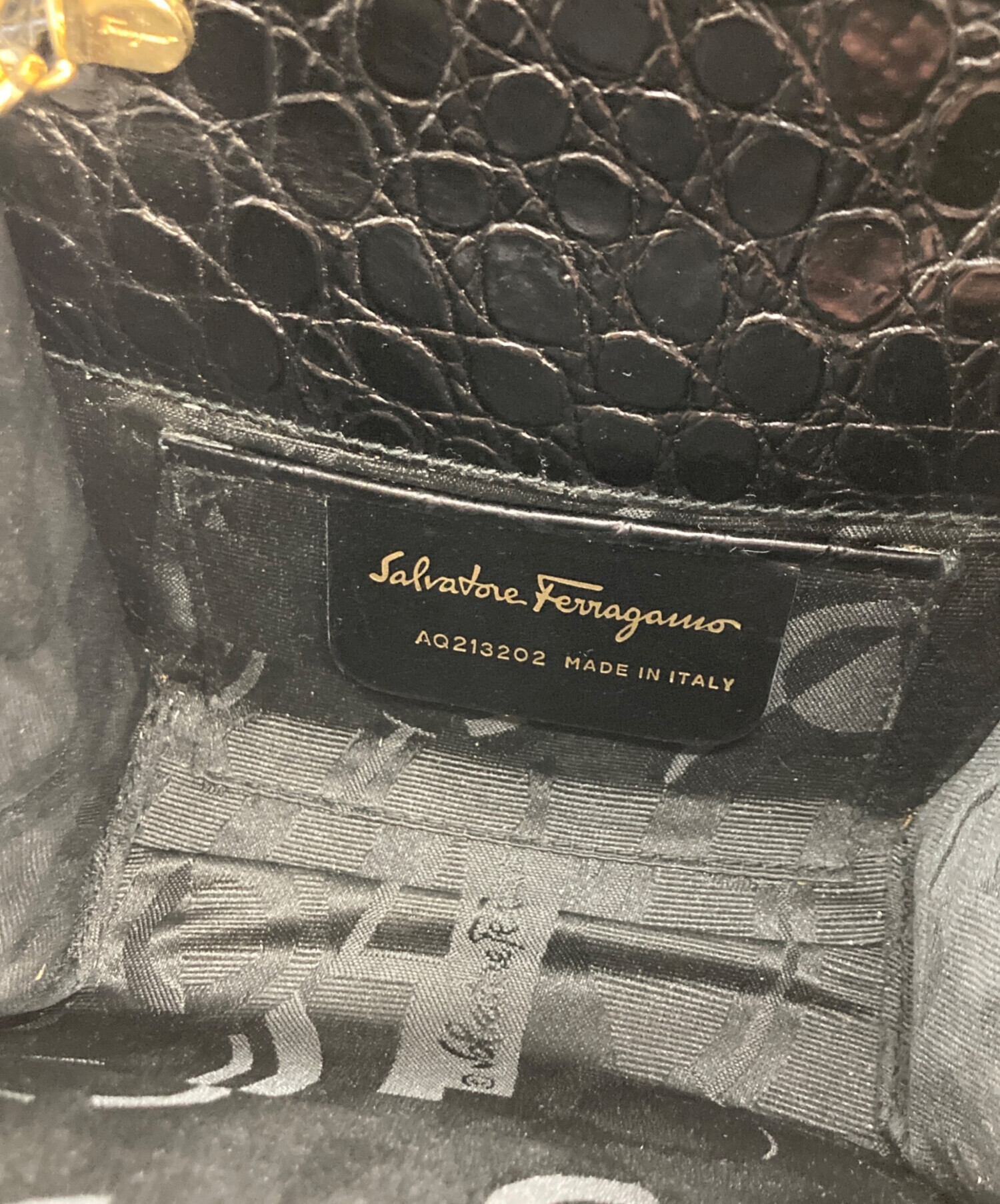 中古・古着通販】Salvatore Ferragamo (サルヴァトーレ フェラガモ) ヴァラチェーンショルダーバッグ ブラック  サイズ:表記なし｜ブランド・古着通販 トレファク公式【TREFAC FASHION】スマホサイト