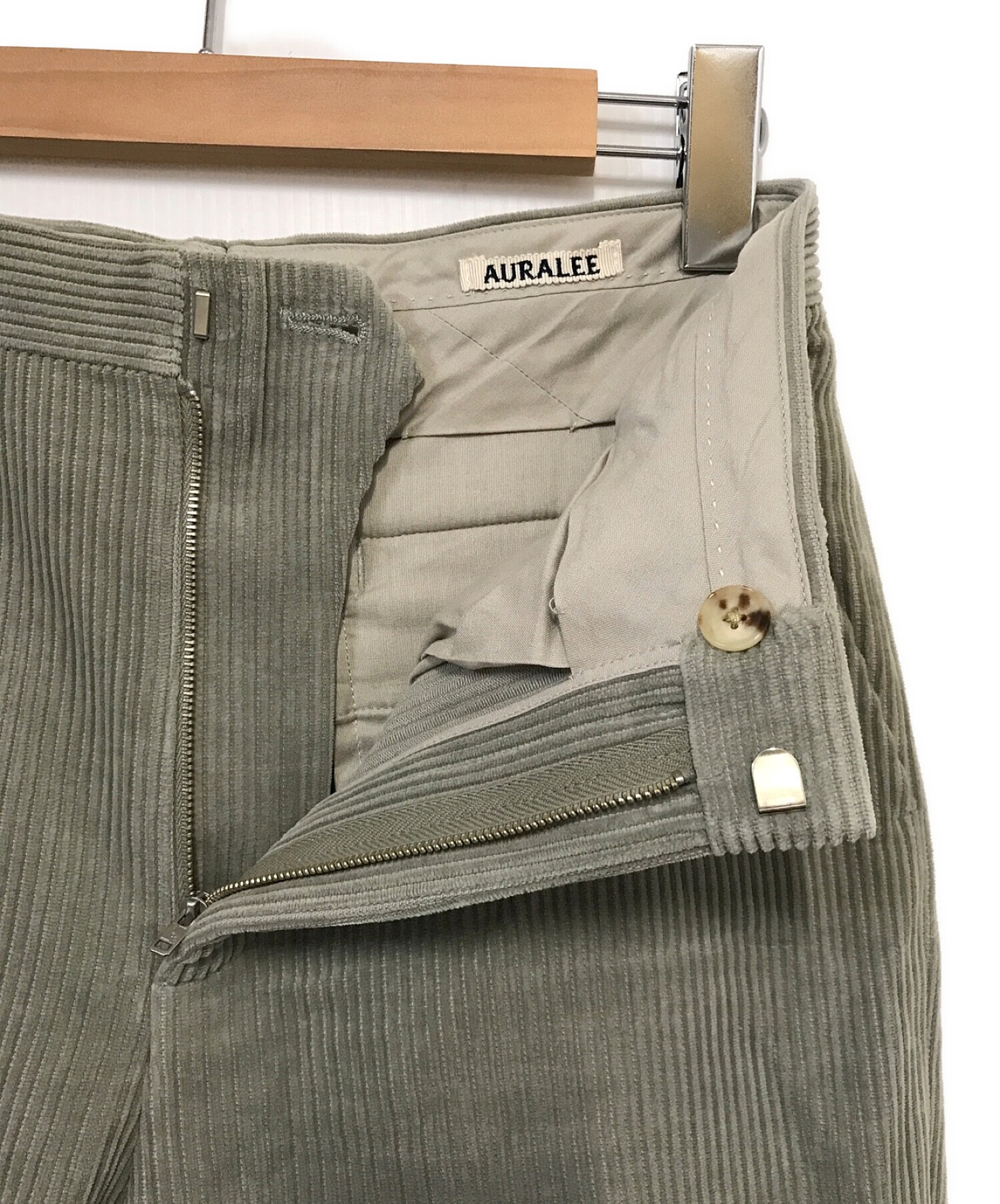 AURALEE (オーラリー) WASHED CORDUROY FLARE SLACKS グリーン サイズ:1