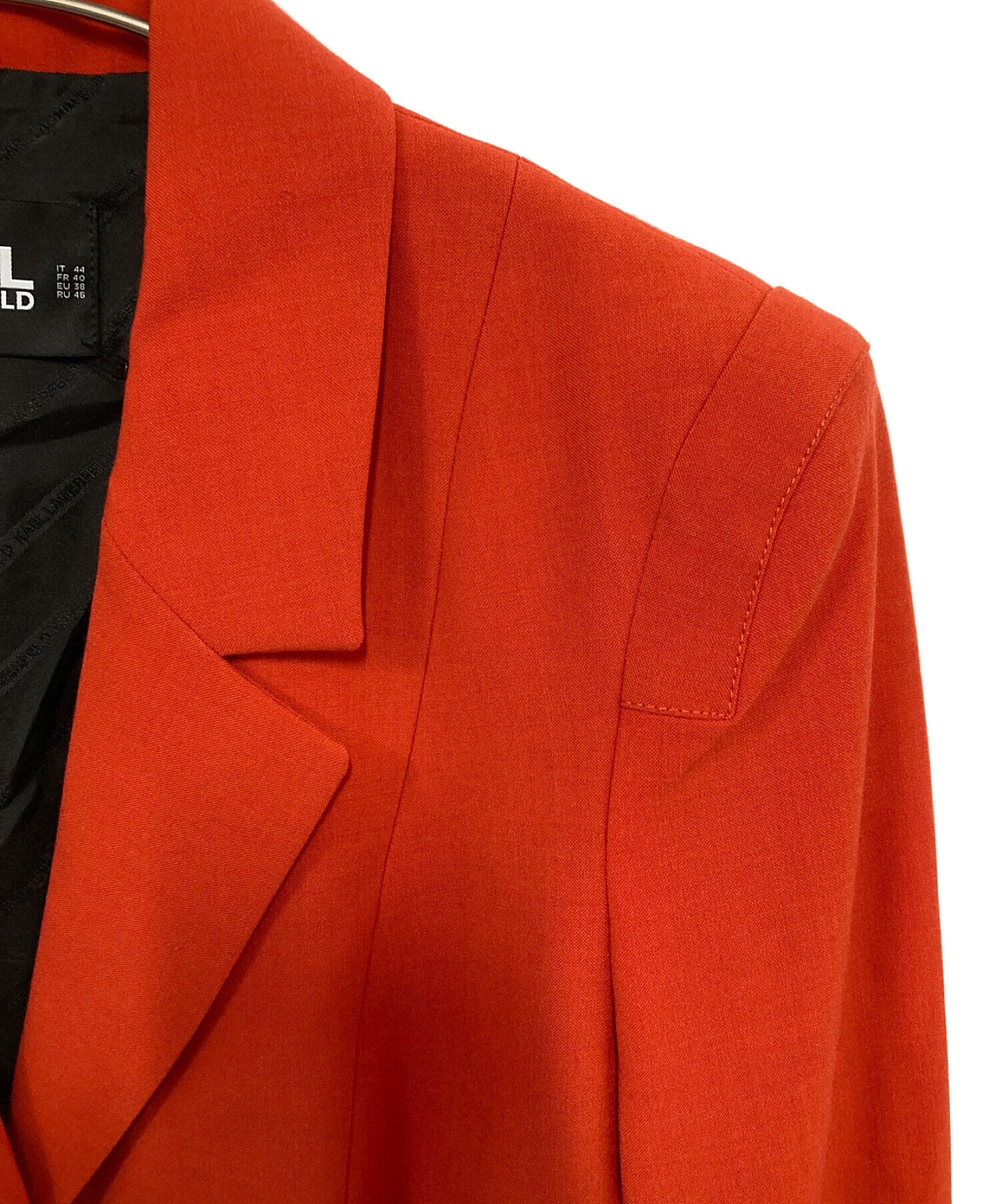 Karl Lagerfeld (カール ラガーフェルド) ボタンデザインジャケット レッド サイズ:44