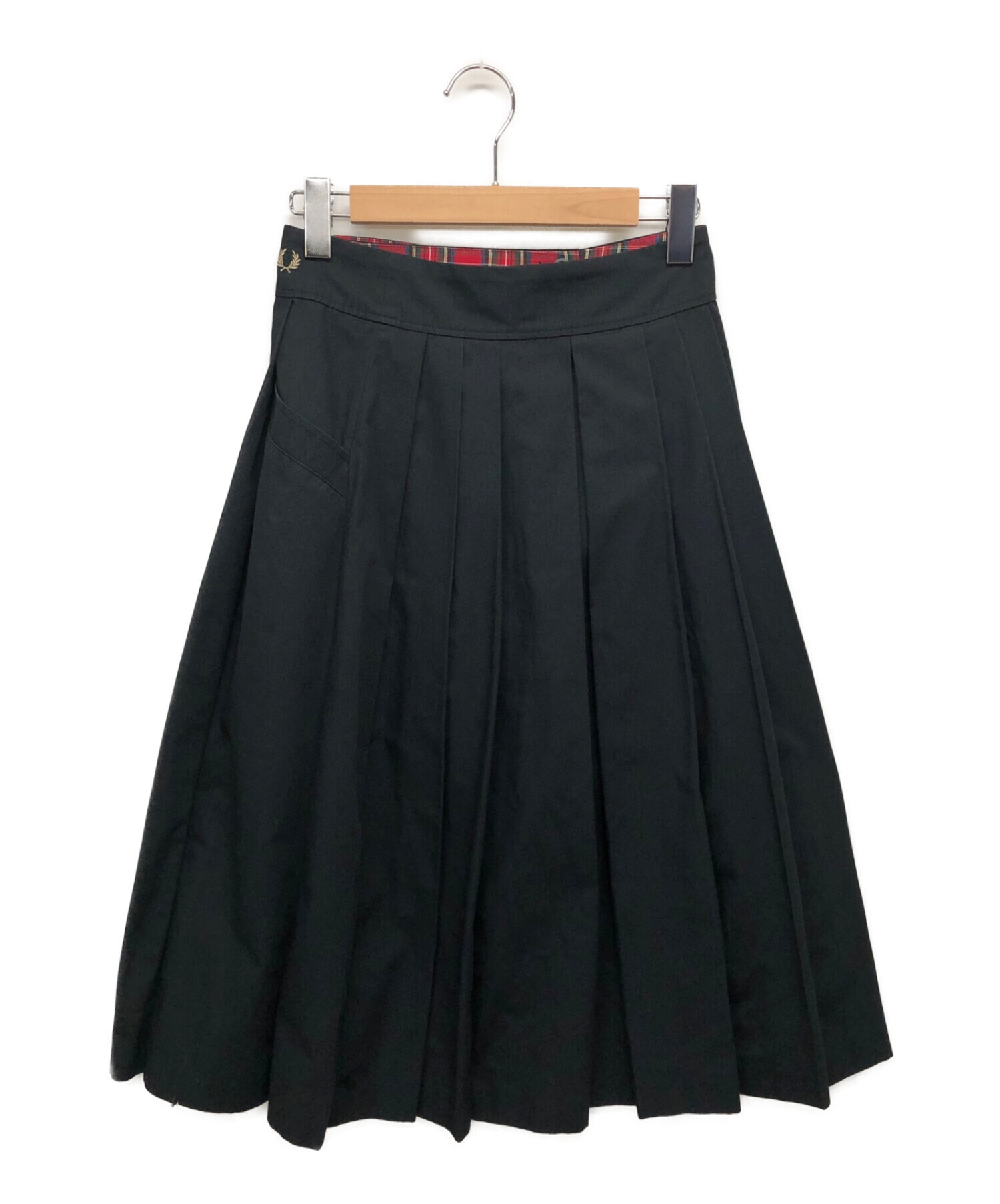 FRED PERRY (フレッドペリー) スカート/タックスカート/巻きスカート ブラック サイズ:8（58～64）