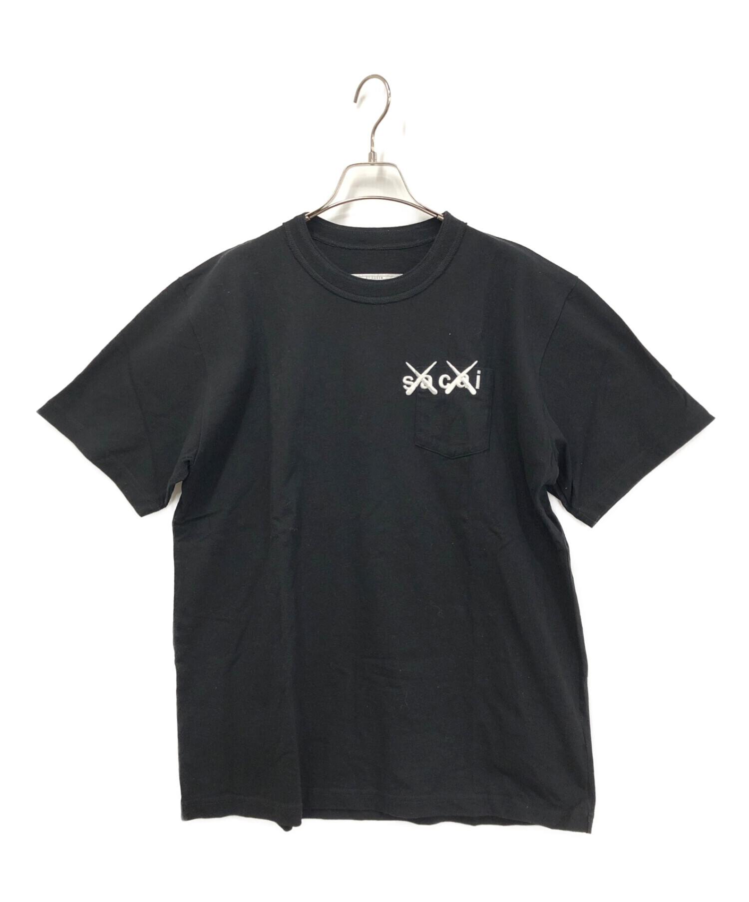 sacai (サカイ) KAWS (カウズ) Tシャツ ブラック サイズ:4