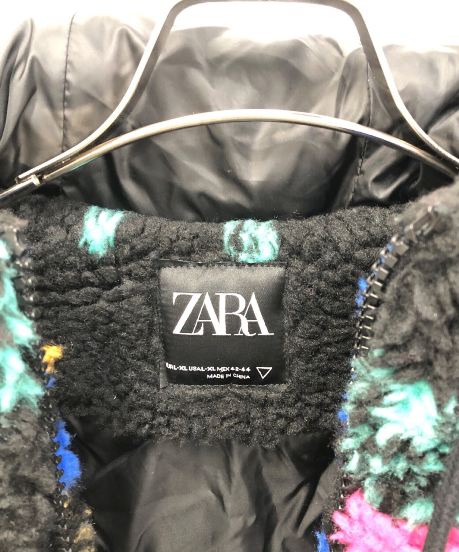 ZARA (ザラ) ネオンデザインボアジャケット ブラック サイズ:XL