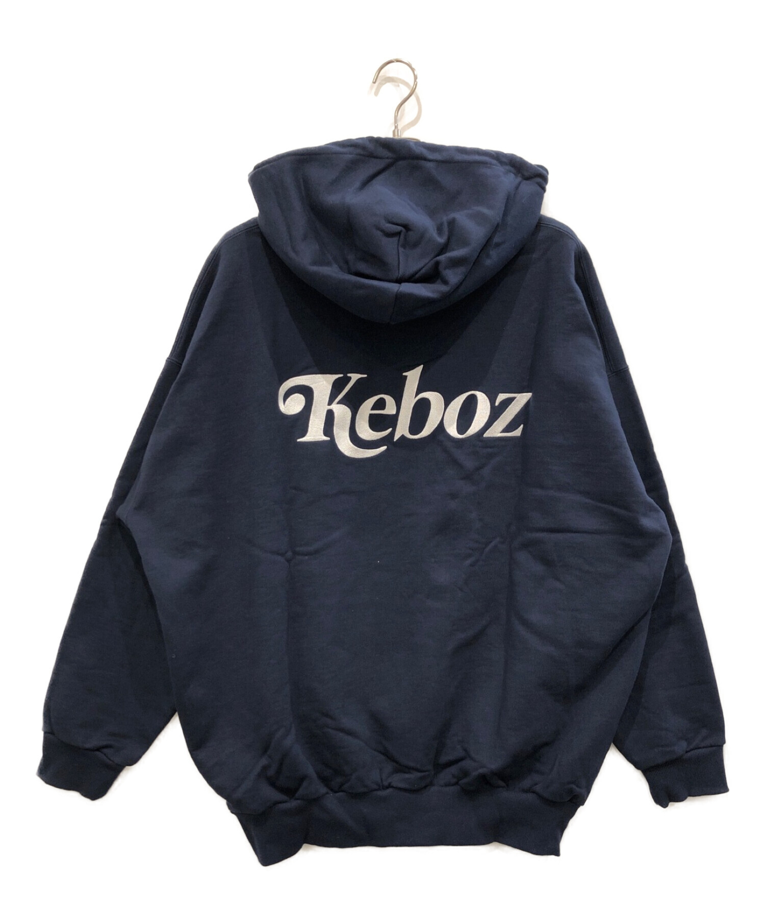 中古・古着通販】KEBOZ (ケボズ) 刺繍ロゴパーカー ネイビー サイズ:XL 