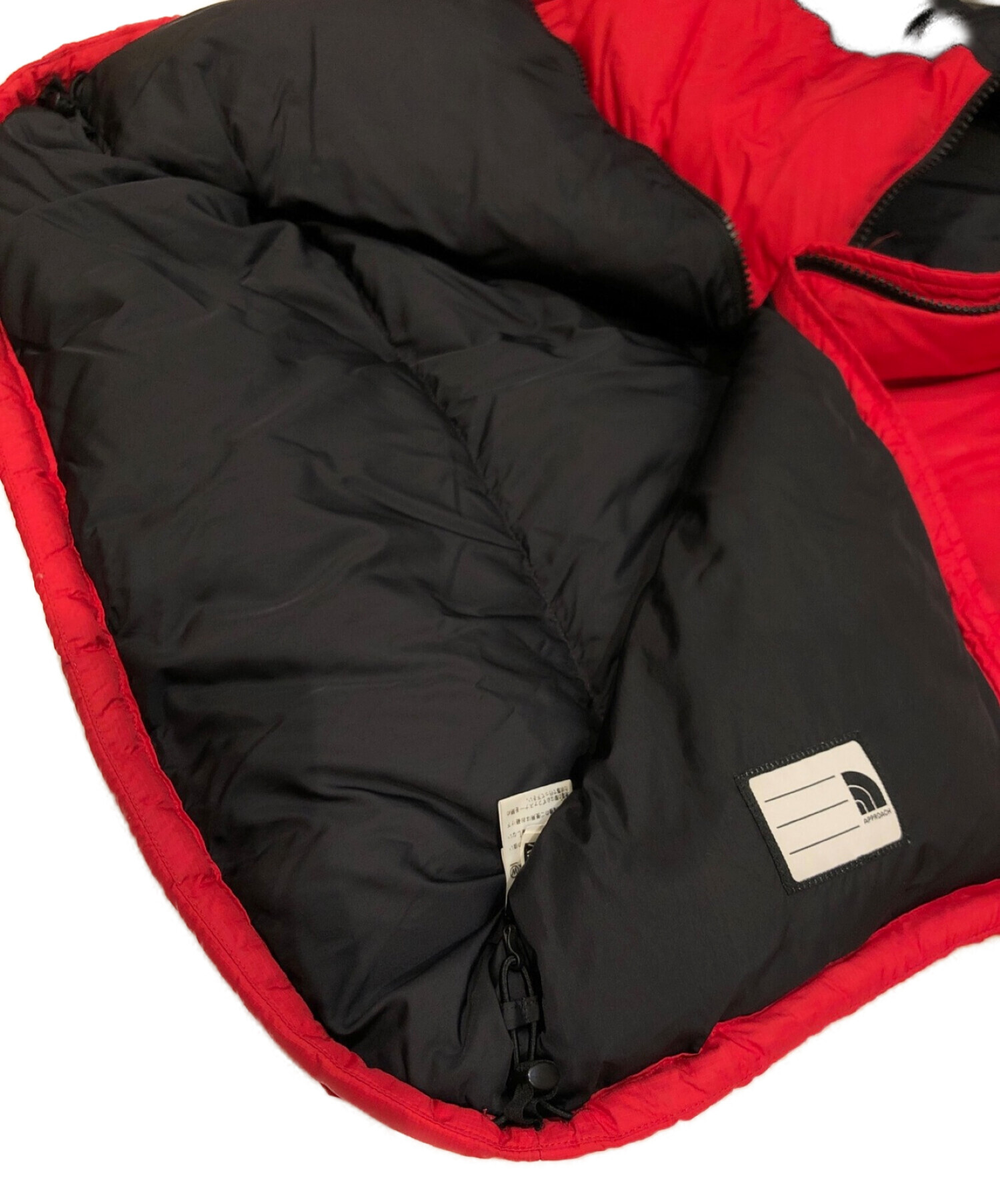 THE NORTH FACE (ザ ノース フェイス) ダウンジャケット レッド×ブラック サイズ:150