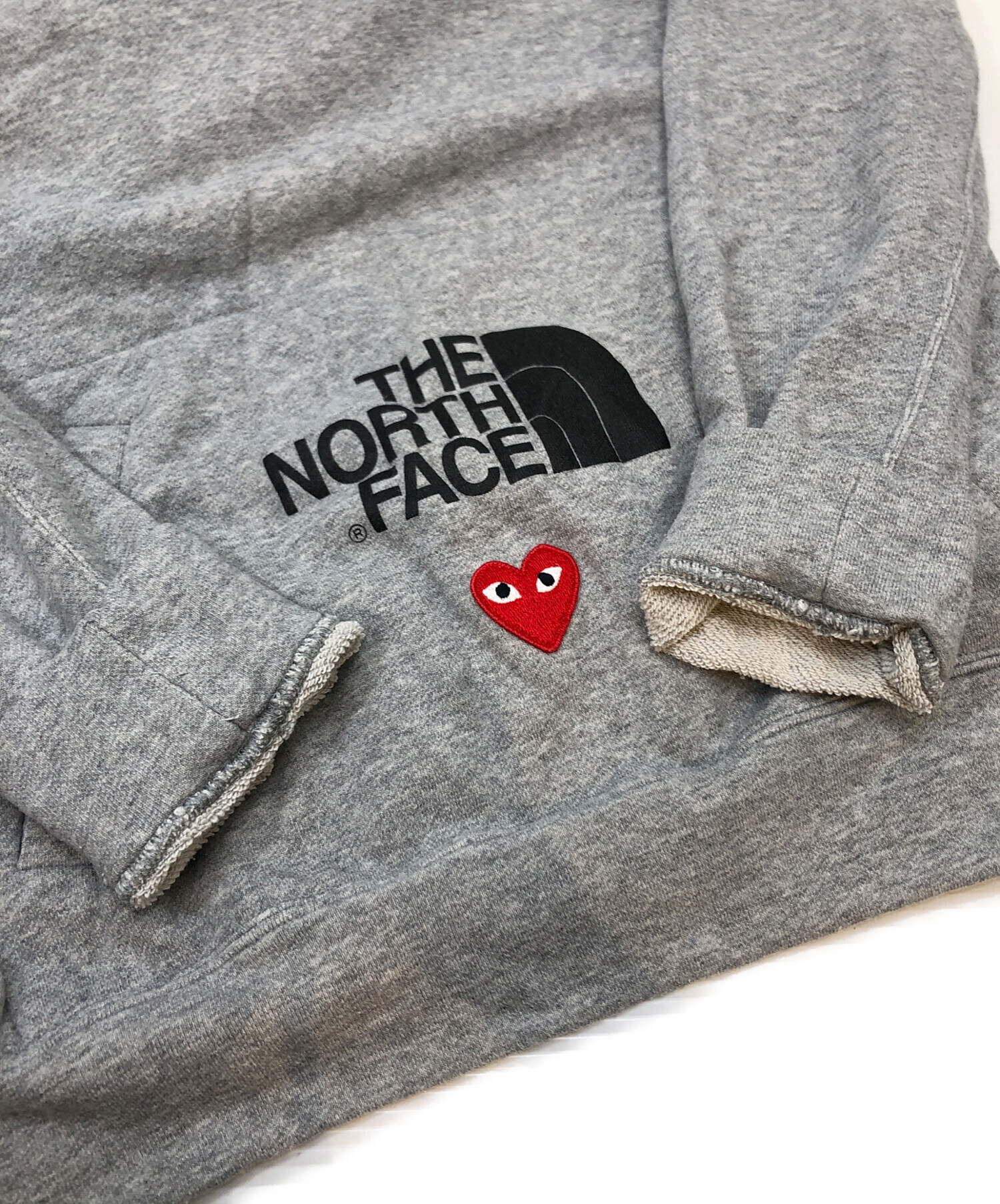 中古・古着通販】PLAY COMME des GARCONS (プレイ コムデギャルソン) THE NORTH FACE (ザ ノース フェイス)  ロゴ パーカー/ハートパッチ プリントパーカー グレー サイズ:M｜ブランド・古着通販 トレファク公式【TREFAC FASHION】スマホサイト