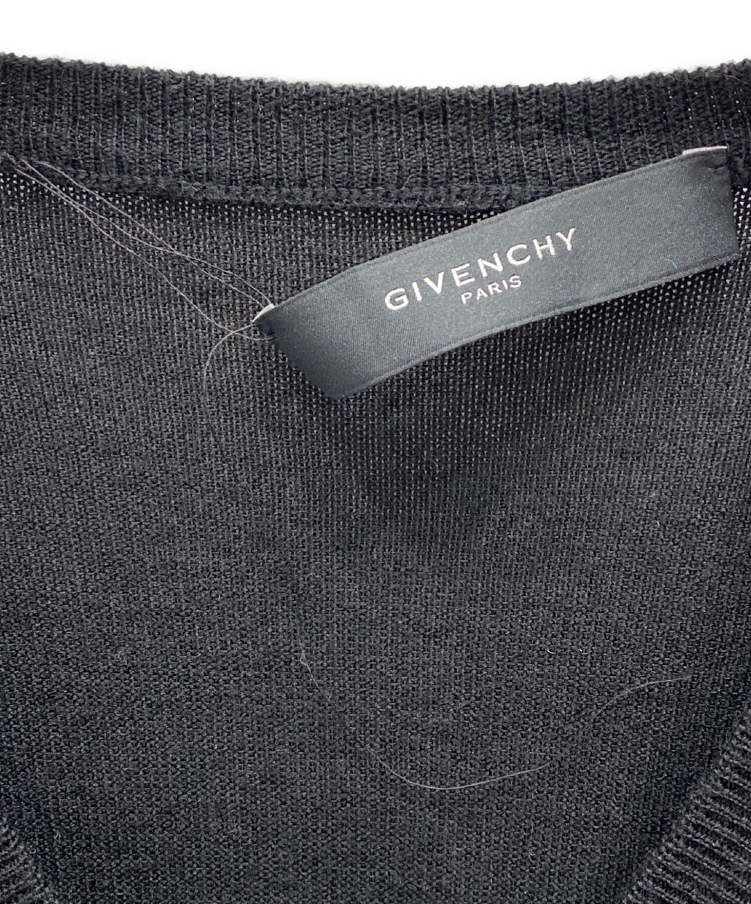 中古・古着通販】GIVENCHY (ジバンシィ) Vネックニット ブラック