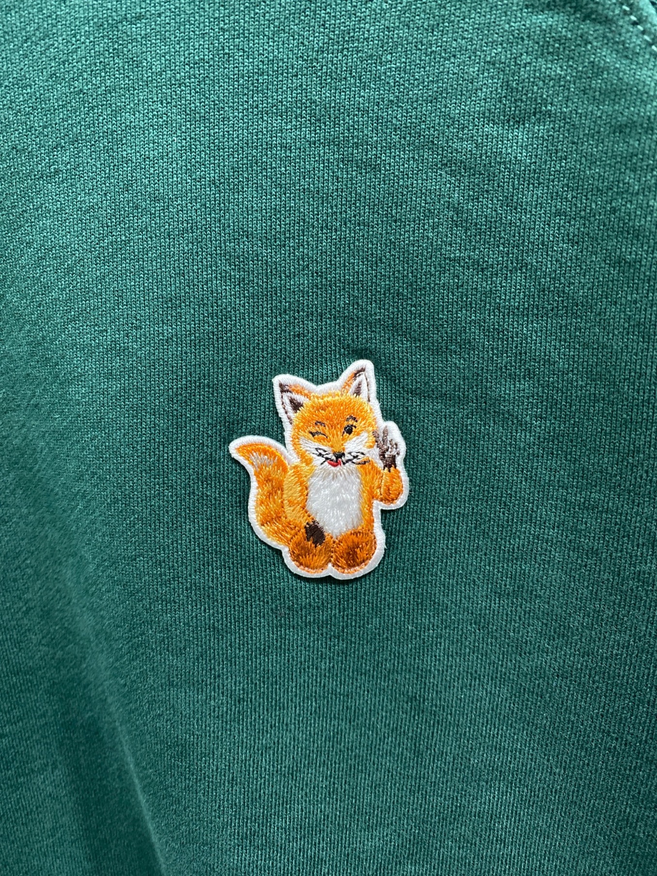 競売 MAISON メゾンキツネ 刺繍 スウェット レア KITSUNE トレーナー