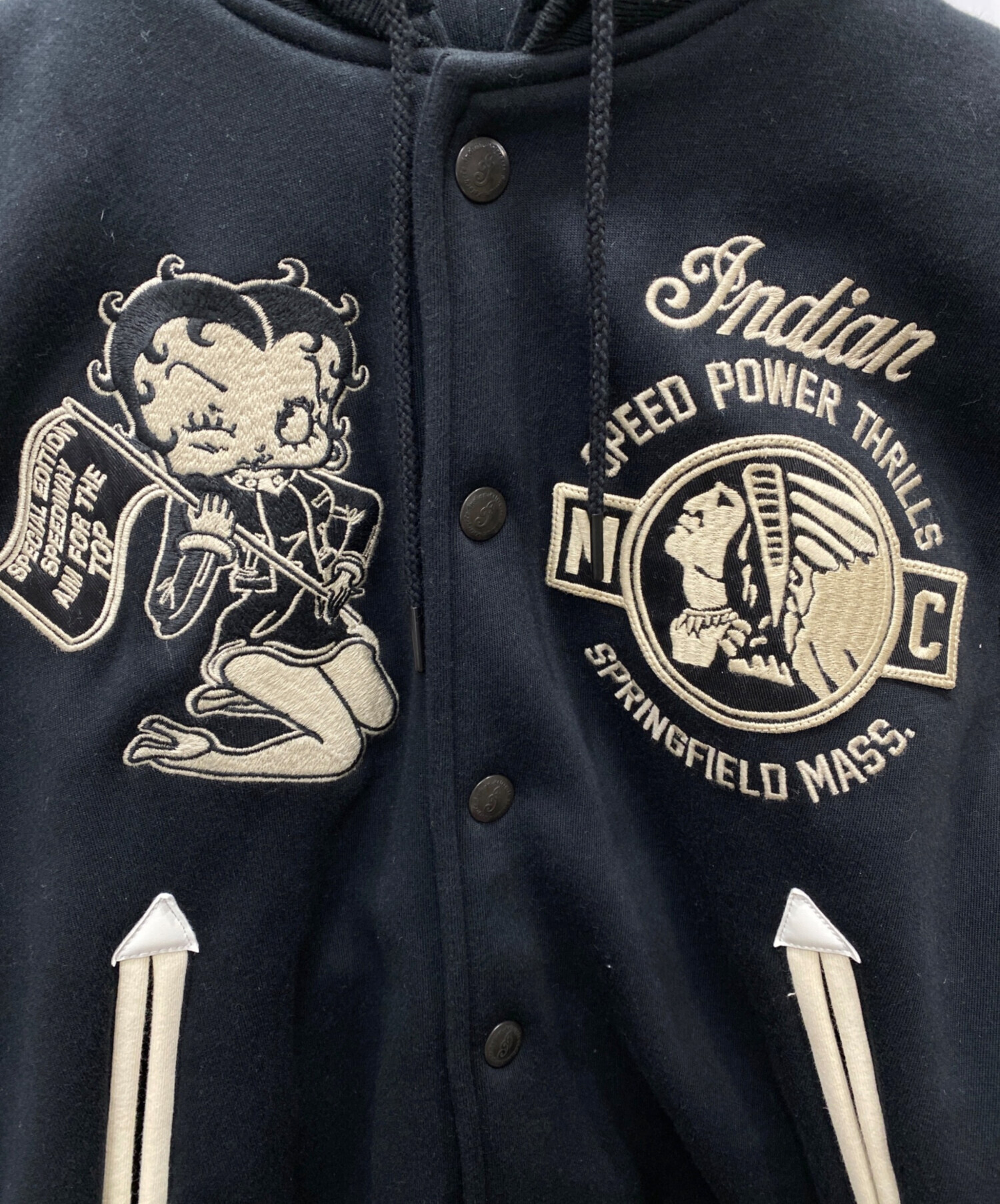 INDIAN MOTORCYCLE (インディアンモーターサイクル) BETTY BOOP (ベティー・ブープ) 刺繍ボンディングスタジャン ブラック  サイズ:Ｍ