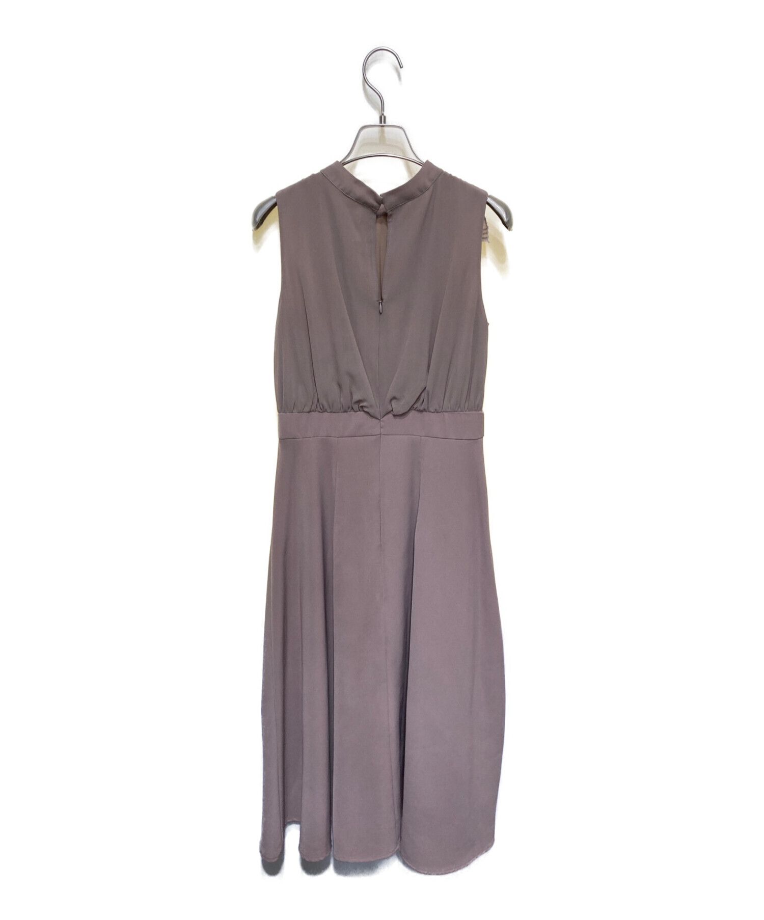 32バストModern Classic Sleeveless Dress