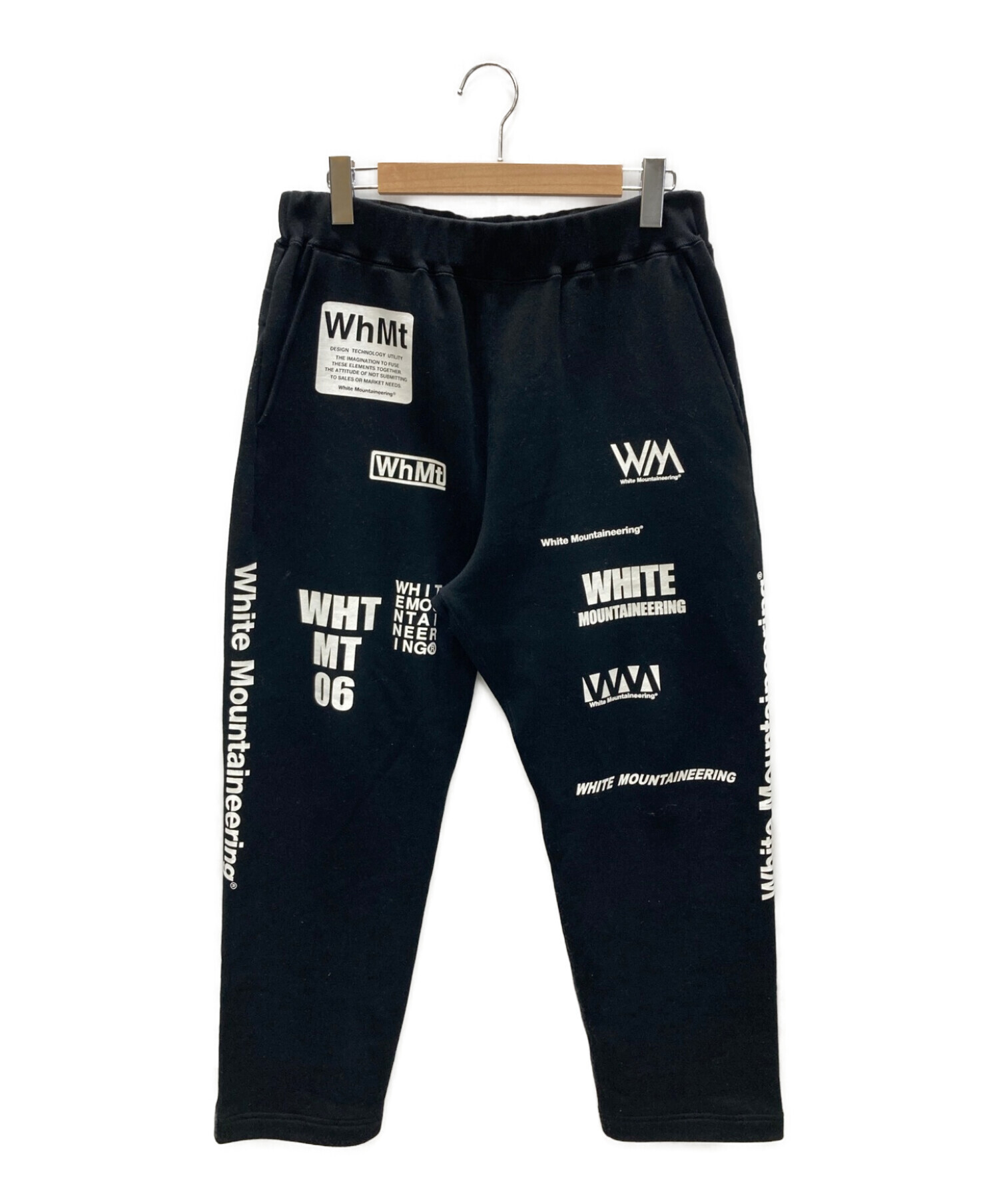 WHITE MOUNTAINEERING (ホワイトマウンテ二アニング) LOGO RANDAM PRINTED SWEAT  PANTS/ロゴランダムプリンテッドスウェットパンツ ブラック サイズ:3