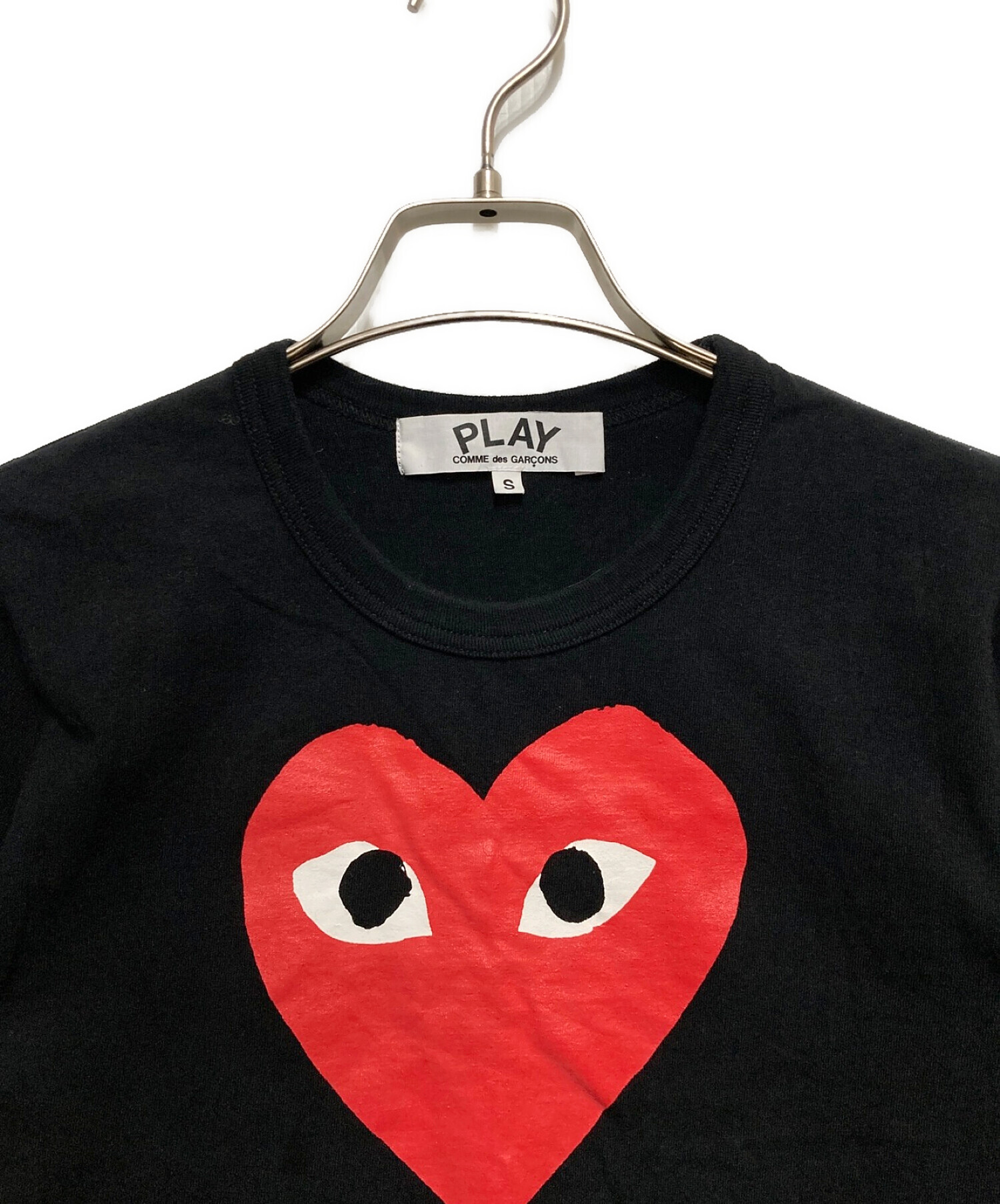 中古・古着通販】PLAY COMME des GARCONS (プレイ コムデギャルソン) レッド・ハート・Tシャツ AZ-T111 ブラック  サイズ:S｜ブランド・古着通販 トレファク公式【TREFAC FASHION】スマホサイト