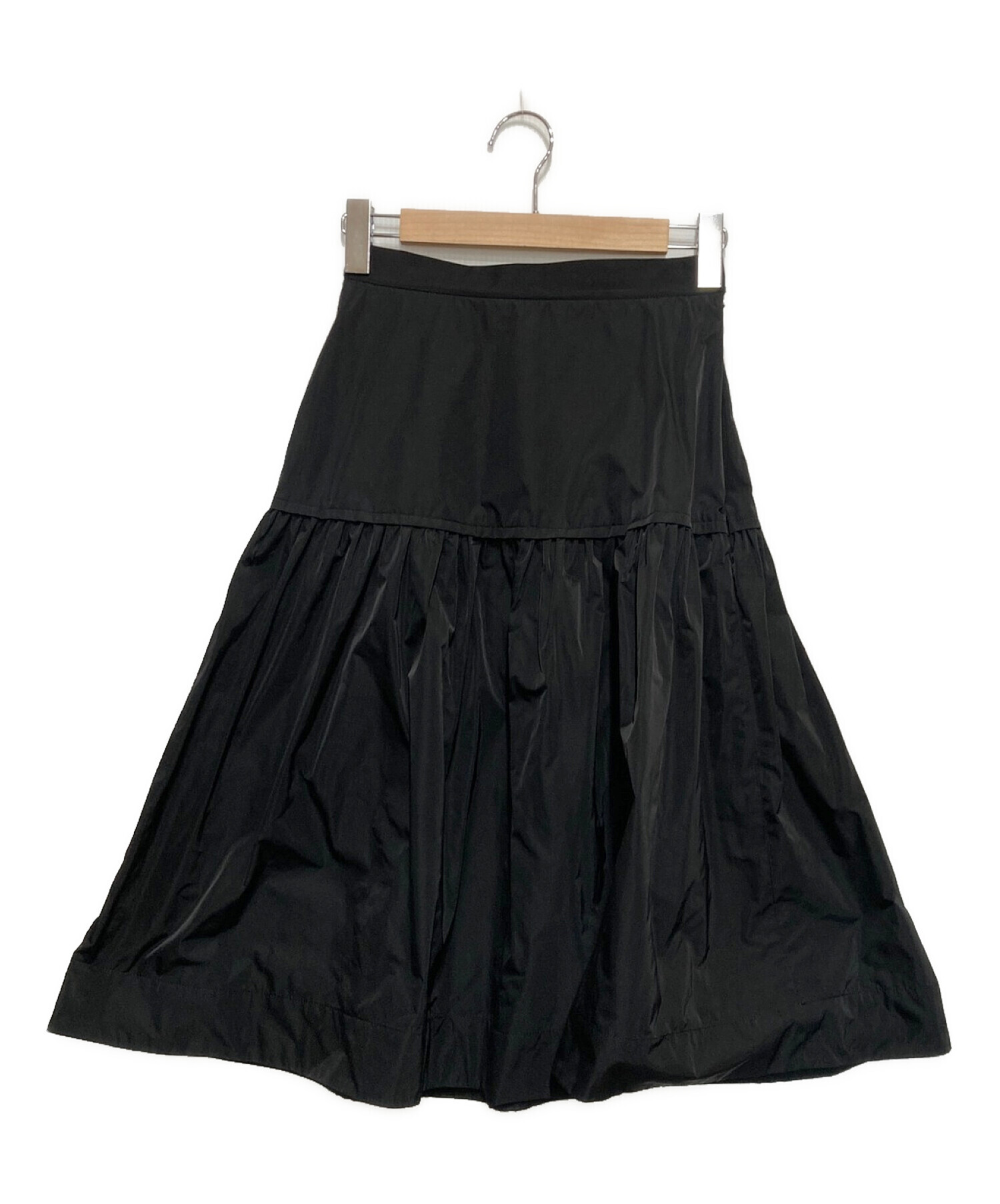 23区 (ニジュウサンク) メモリータフタ ティアード スカート ブラック サイズ:SIZE32