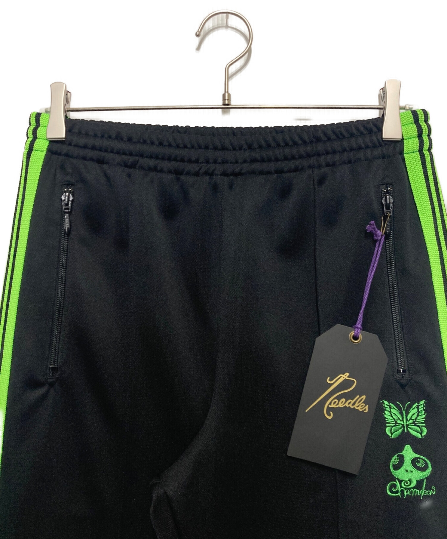 Needles (ニードルズ) END OF THE WORLD (エンド・オブ・ザ・ワールド) TRACK PANT POLY SMOOTH /  Chameleon Emb.　KP986 ブラック×グリーン サイズ:S