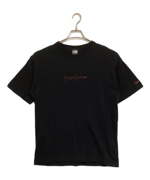 中古・古着通販】YOHJI YAMAMOTO (ヨウジヤマモト) New Era (ニューエラ) シグネチャーロゴTシャツ ブラック サイズ:4｜ブランド・古着通販  トレファク公式【TREFAC FASHION】スマホサイト