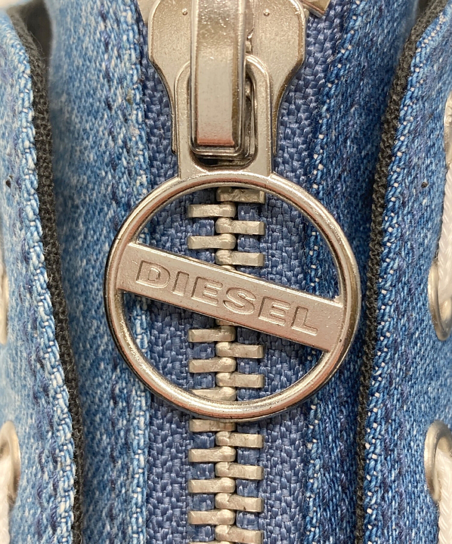 中古・古着通販】DIESEL (ディーゼル) フロントジップデニムスニーカー インディゴ サイズ:ＵＳ8.5｜ブランド・古着通販  トレファク公式【TREFAC FASHION】スマホサイト