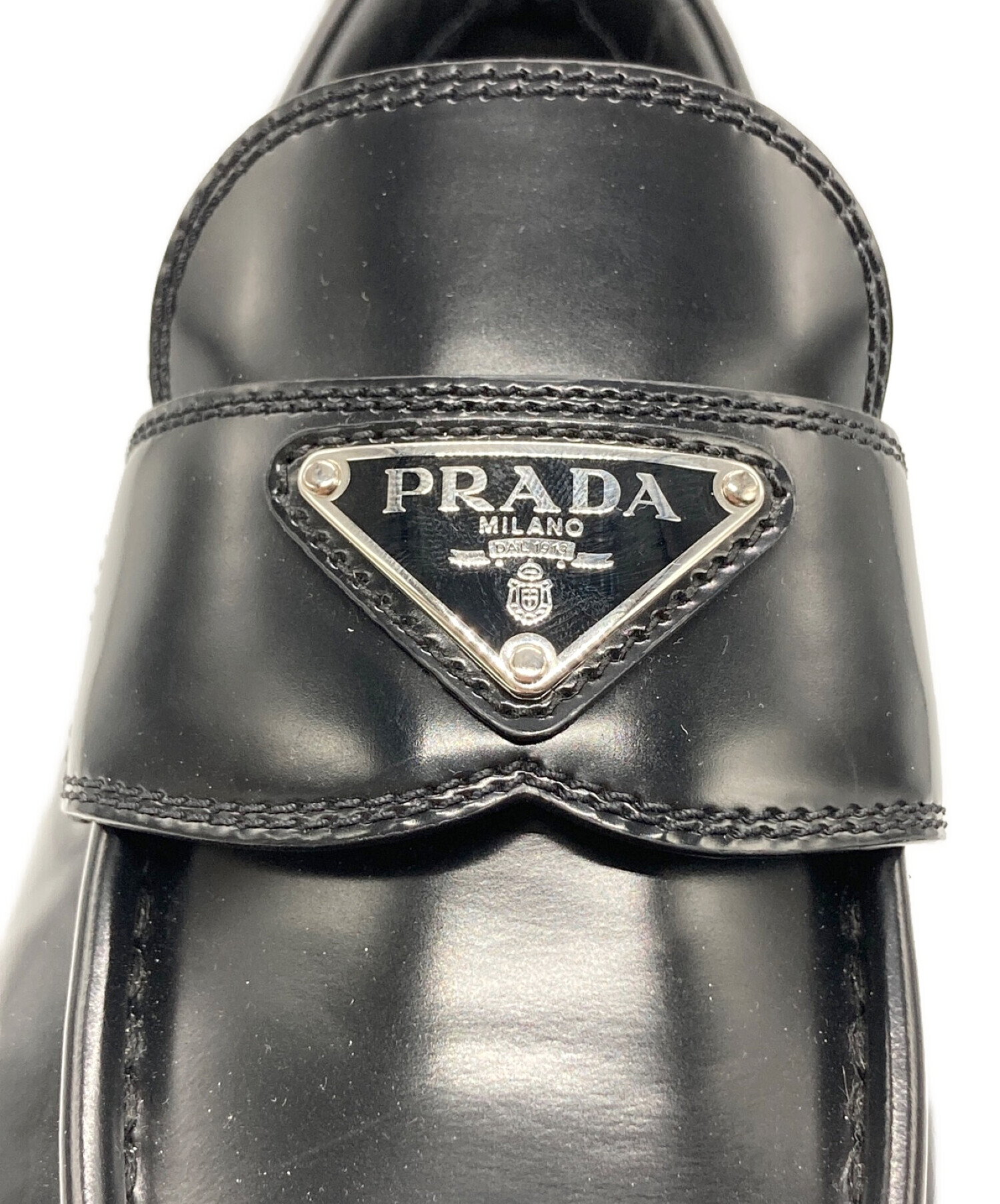 おトク情報がいっぱい！ 【PRADA】モノリス ブラッシュドレザーポイン