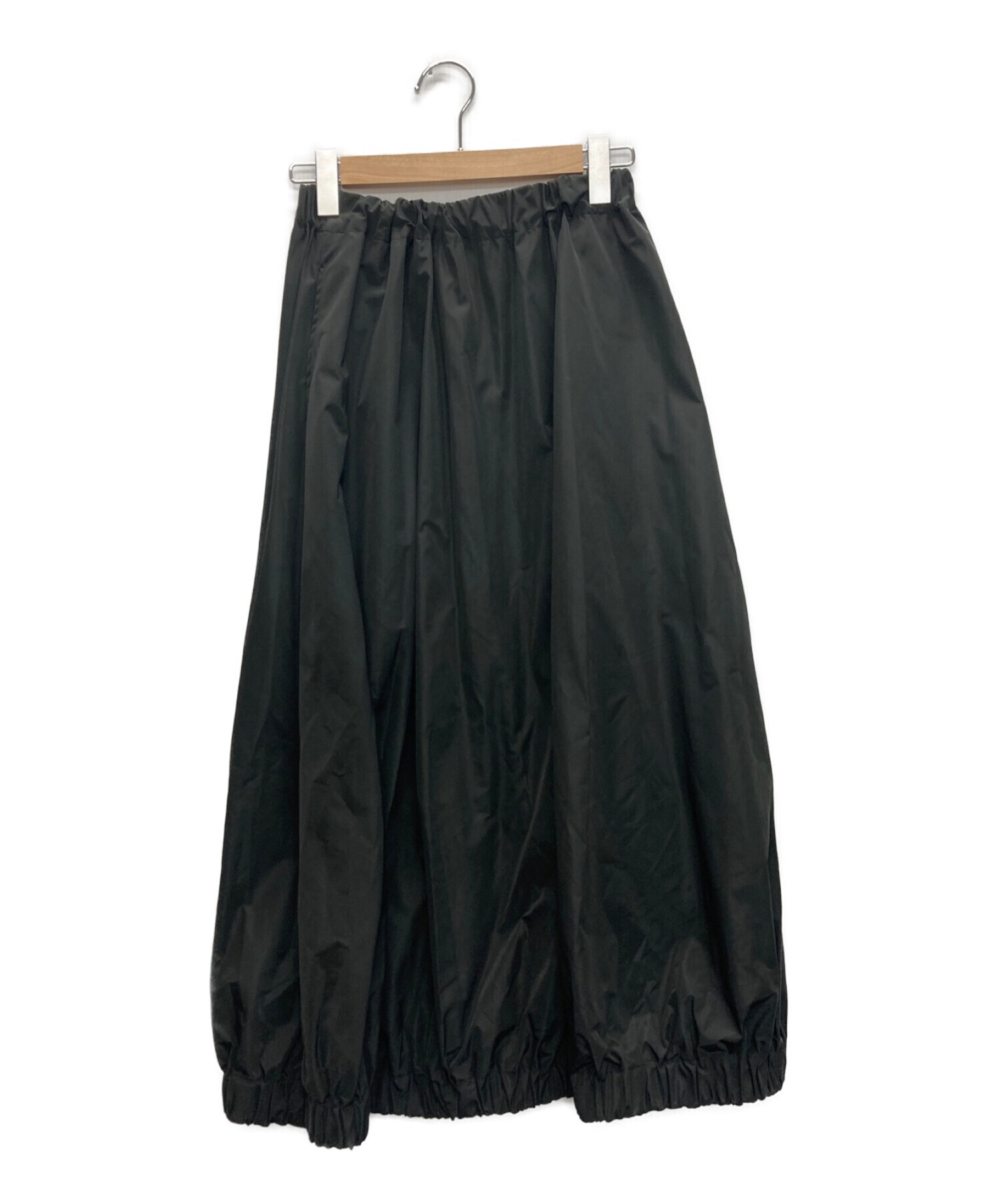 中古・古着通販】nagonstans (ナゴンスタンス) メモリータフタエプロンバルーンskirt ブラック サイズ:SIZE M｜ブランド・古着通販  トレファク公式【TREFAC FASHION】スマホサイト