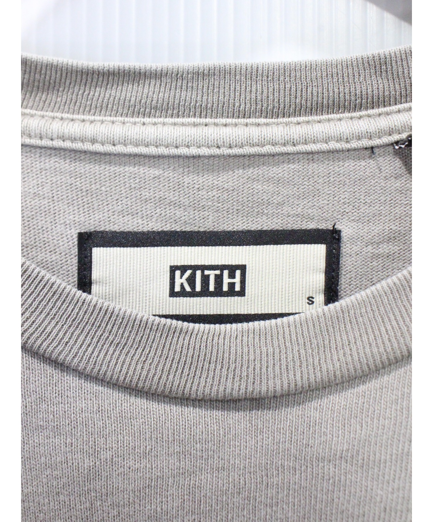 KITH (キス) スモールボックスロゴTシャツ グレー サイズ:S