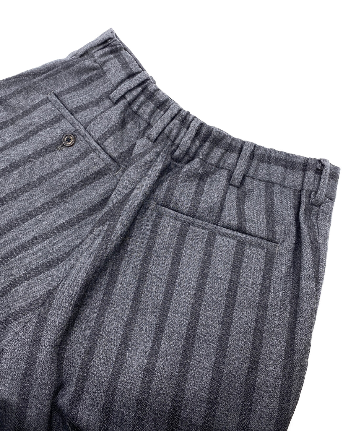 中古・古着通販】MARKAWARE (マーカウェア) FRONT PLEATED PEGTOP WOOL DOBBY STRIPE グレー  サイズ:2｜ブランド・古着通販 トレファク公式【TREFAC FASHION】スマホサイト