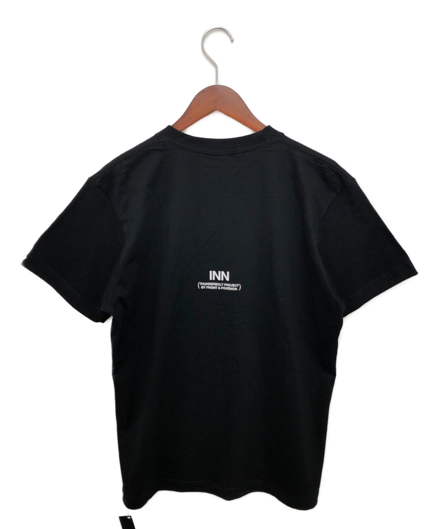 INN THUNDERBOLT PROJECT BY FRGMT & POKEMON. (イン  サンダーボルトプロジェクトバイフラグメントアンドポケモン) BY FRGMT & POKEMON.Tシャツ ブラック サイズ:2