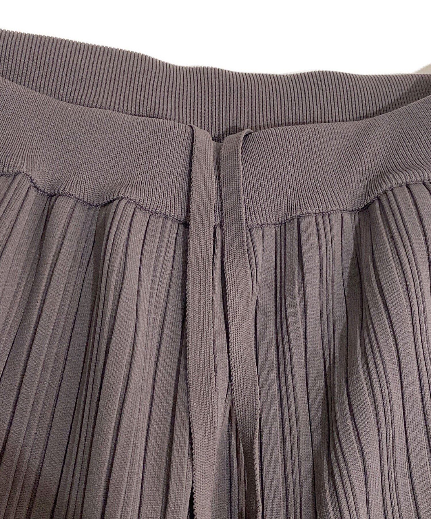 YOKE (ヨーク) Pleated Knit Lounge Pants グレー サイズ:3