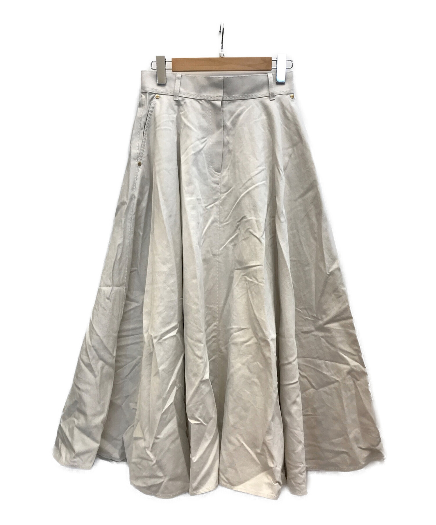 エブールの綿ベージュスカート - ひざ丈スカート