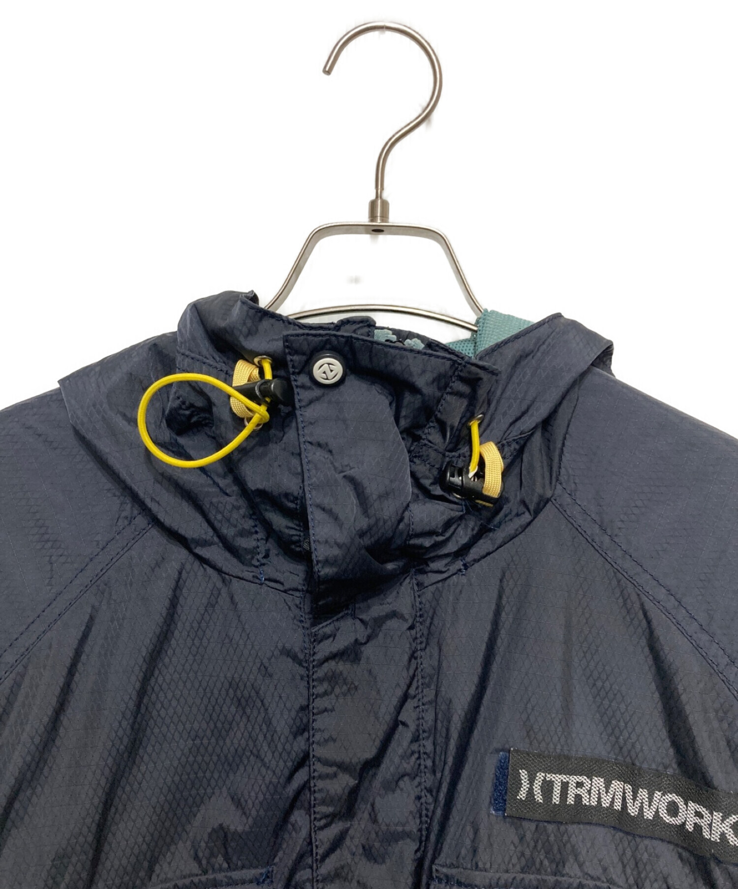 中古・古着通販】DESCENTE (デサント) マウンテンパーカー ブラック