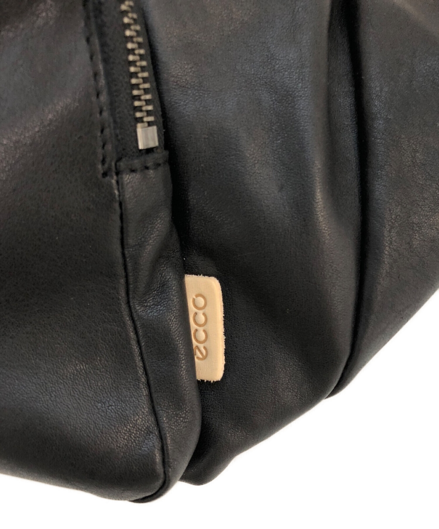 Ecco casper 2024 sling bag