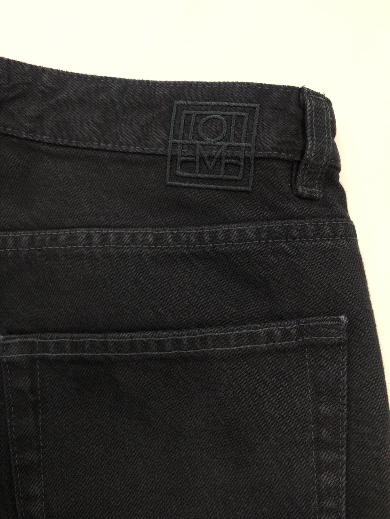 中古・古着通販】TOTEME (トーテム) FLARE FIT DENIM ブラック サイズ