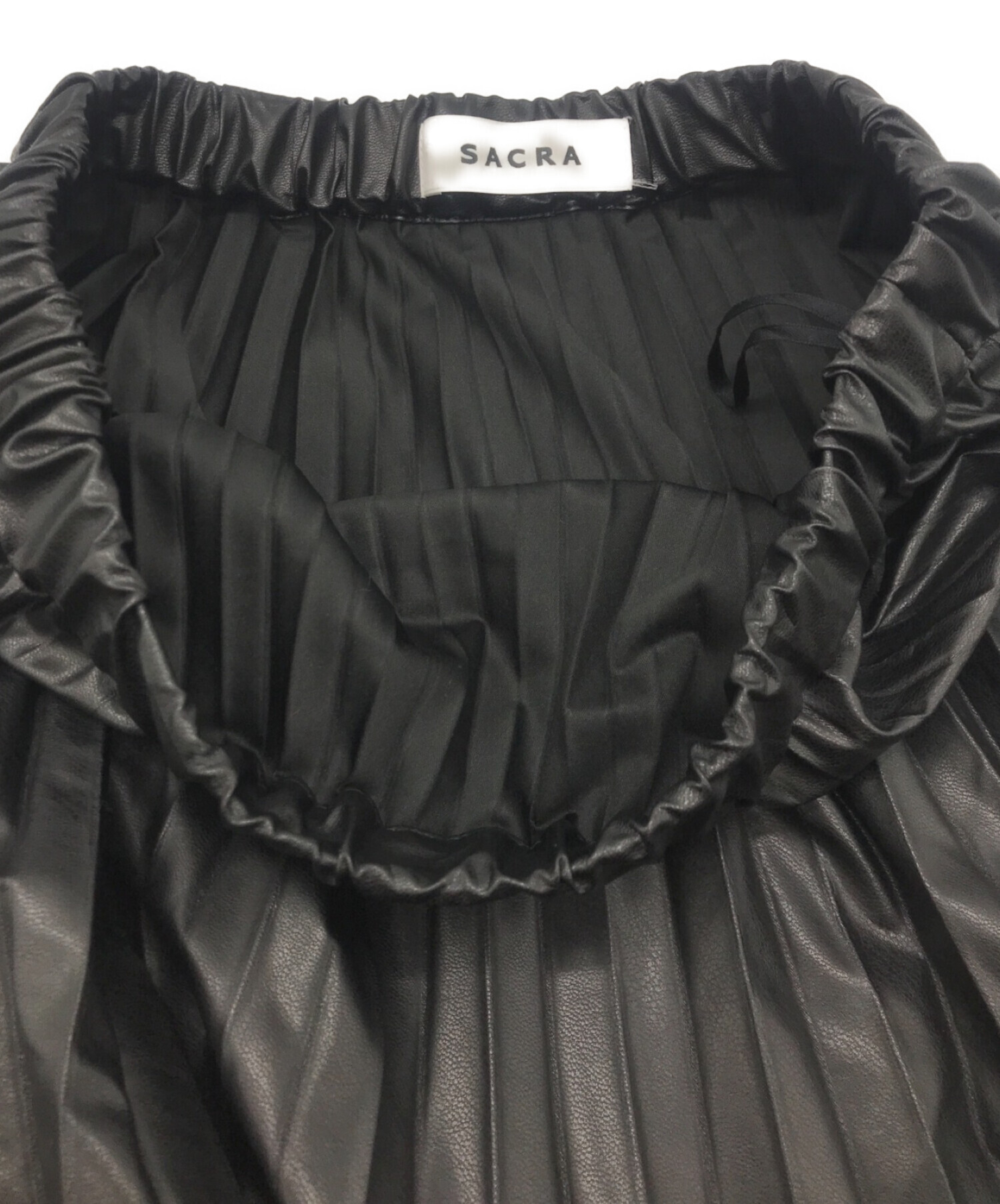 SACRA (サクラ) シンセティック レザープリーツスカート ブラック サイズ:38