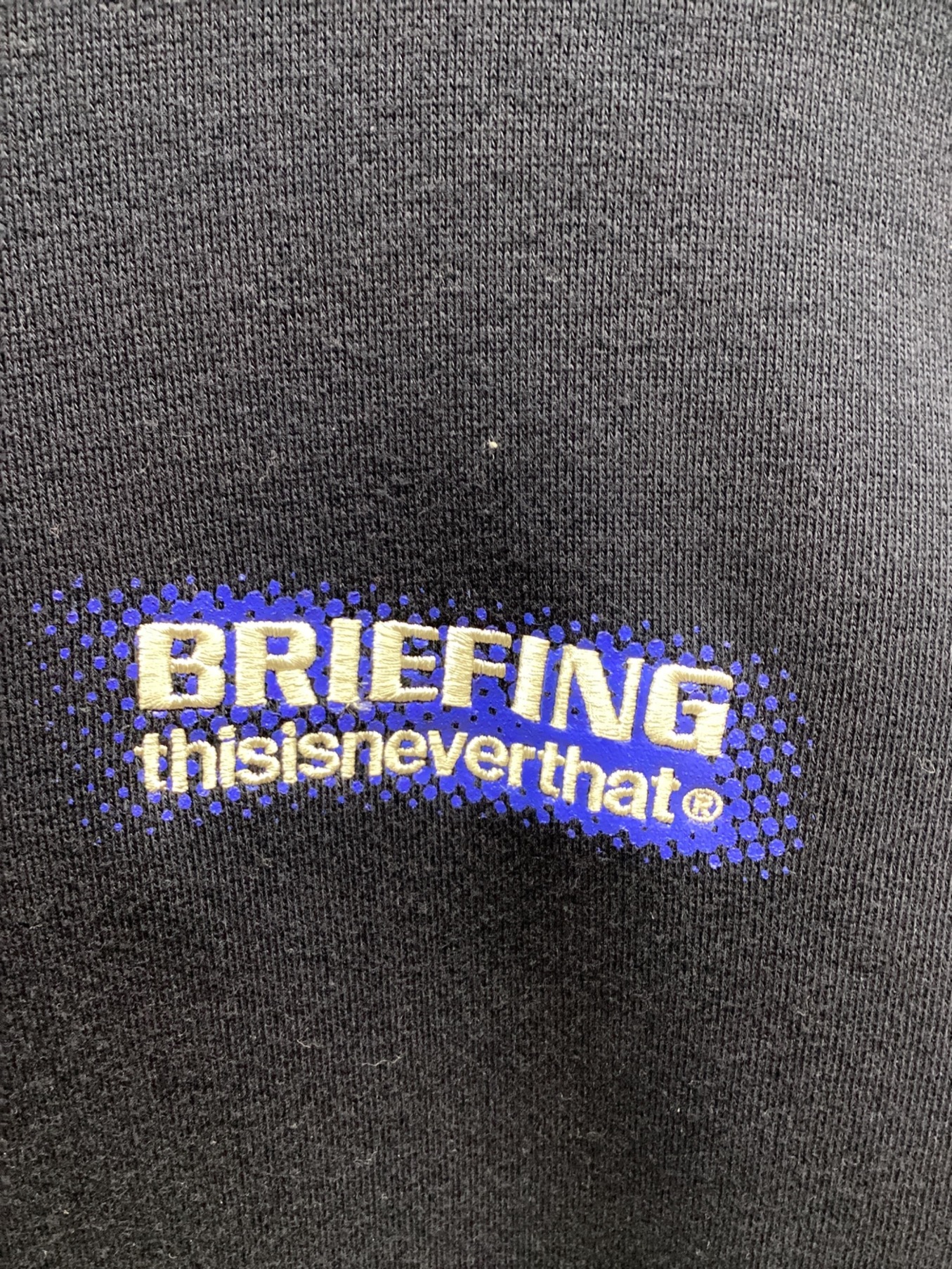 thisisneverthat (ディスイズネバーザット) BRIEFING (ブリーフィング) TNT BF Hoodie スウェットパーカー  ネイビー サイズ:S 未使用品