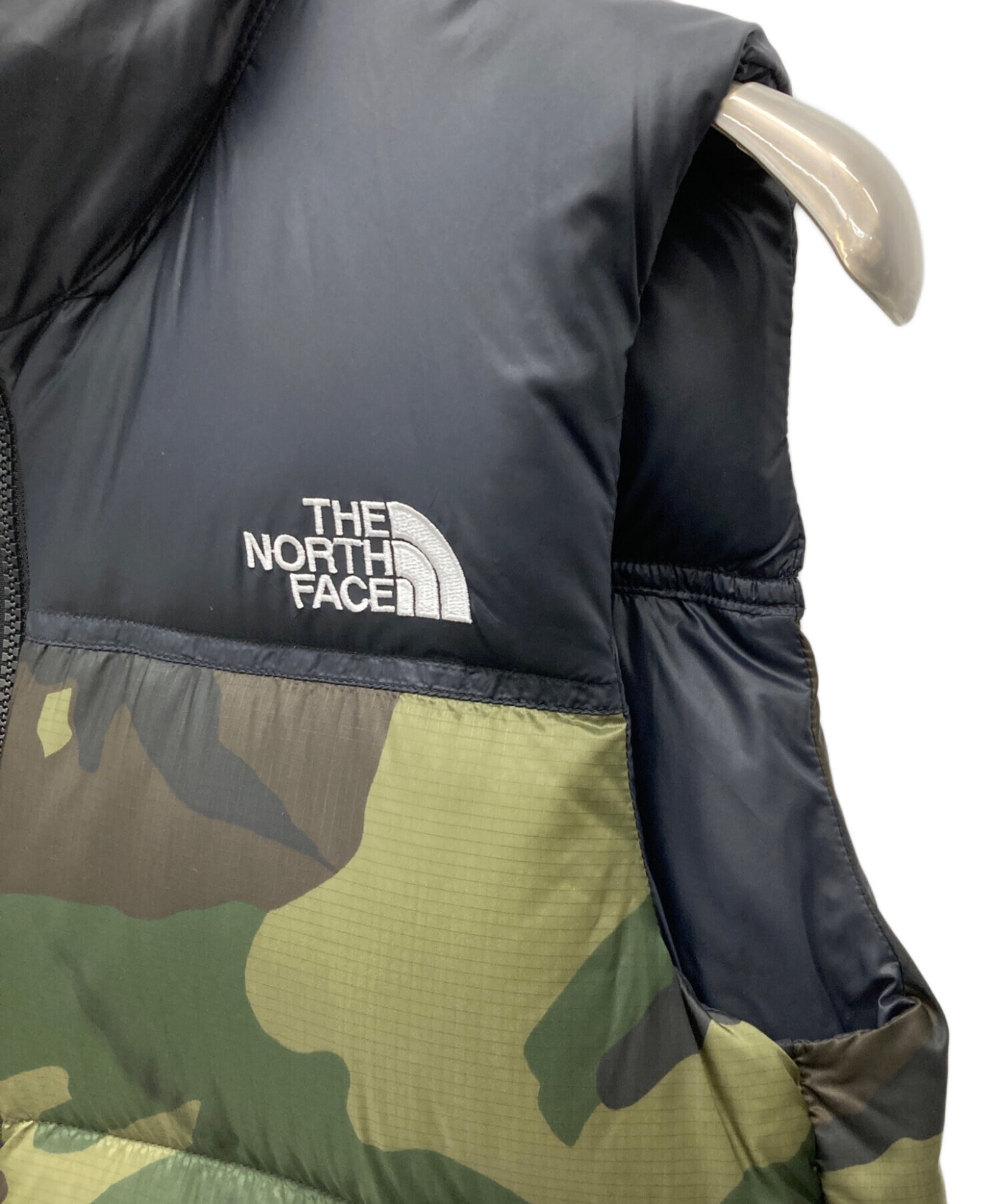 THE NORTH FACE (ザ ノース フェイス) カモフラダウンベスト オリーブ サイズ:SIZE S