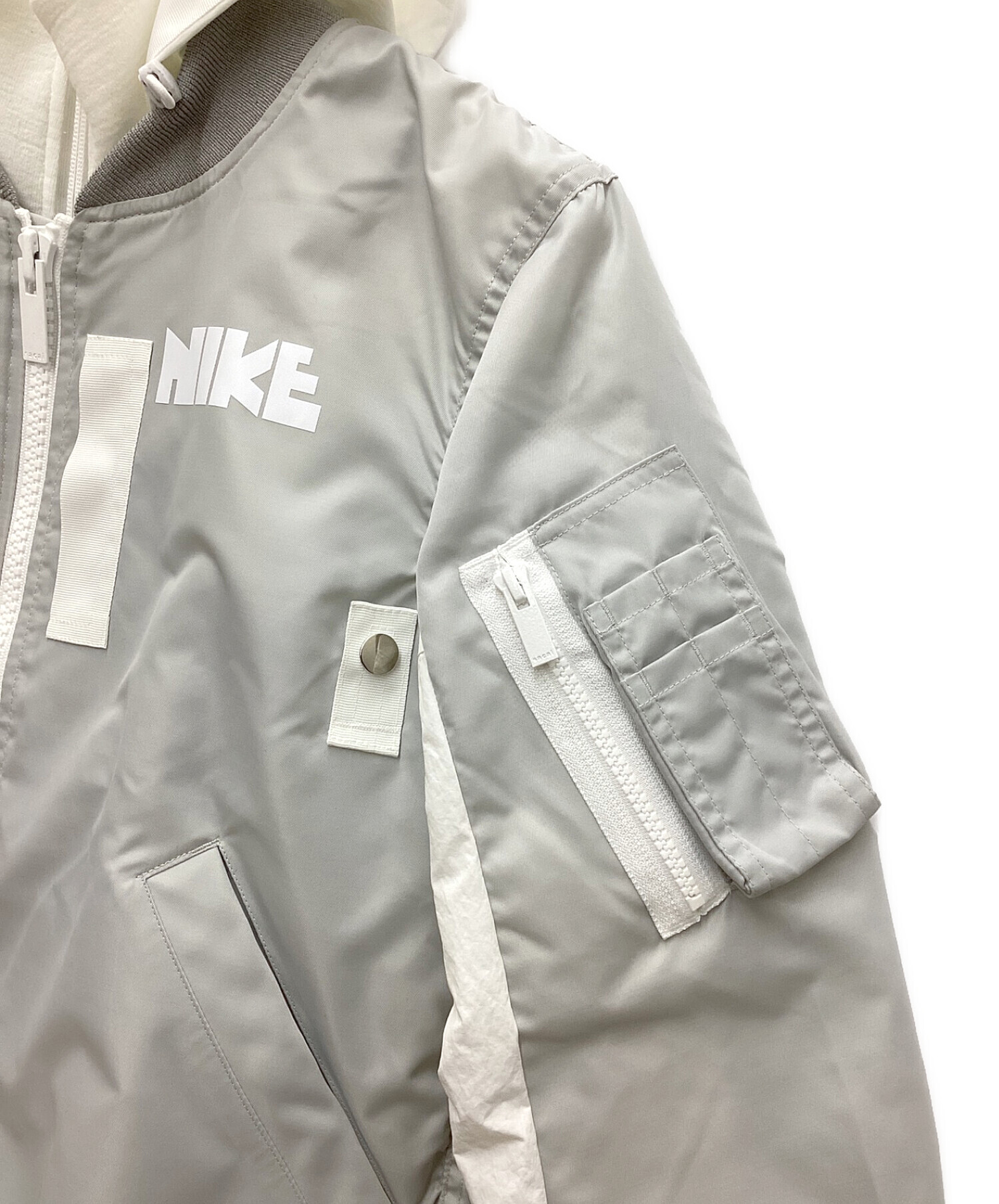 NIKE (ナイキ) sacai (サカイ) レイヤードボンバージャケット グレー サイズ:XS