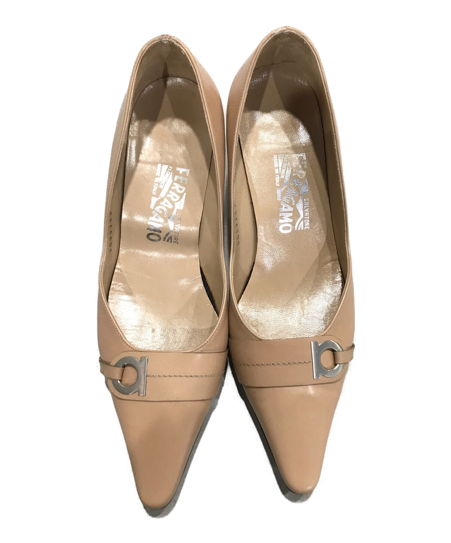 中古・古着通販】Salvatore Ferragamo (サルヴァトーレ フェラガモ) ポインテッドトゥパンプス ベージュ  サイズ:7｜ブランド・古着通販 トレファク公式【TREFAC FASHION】スマホサイト