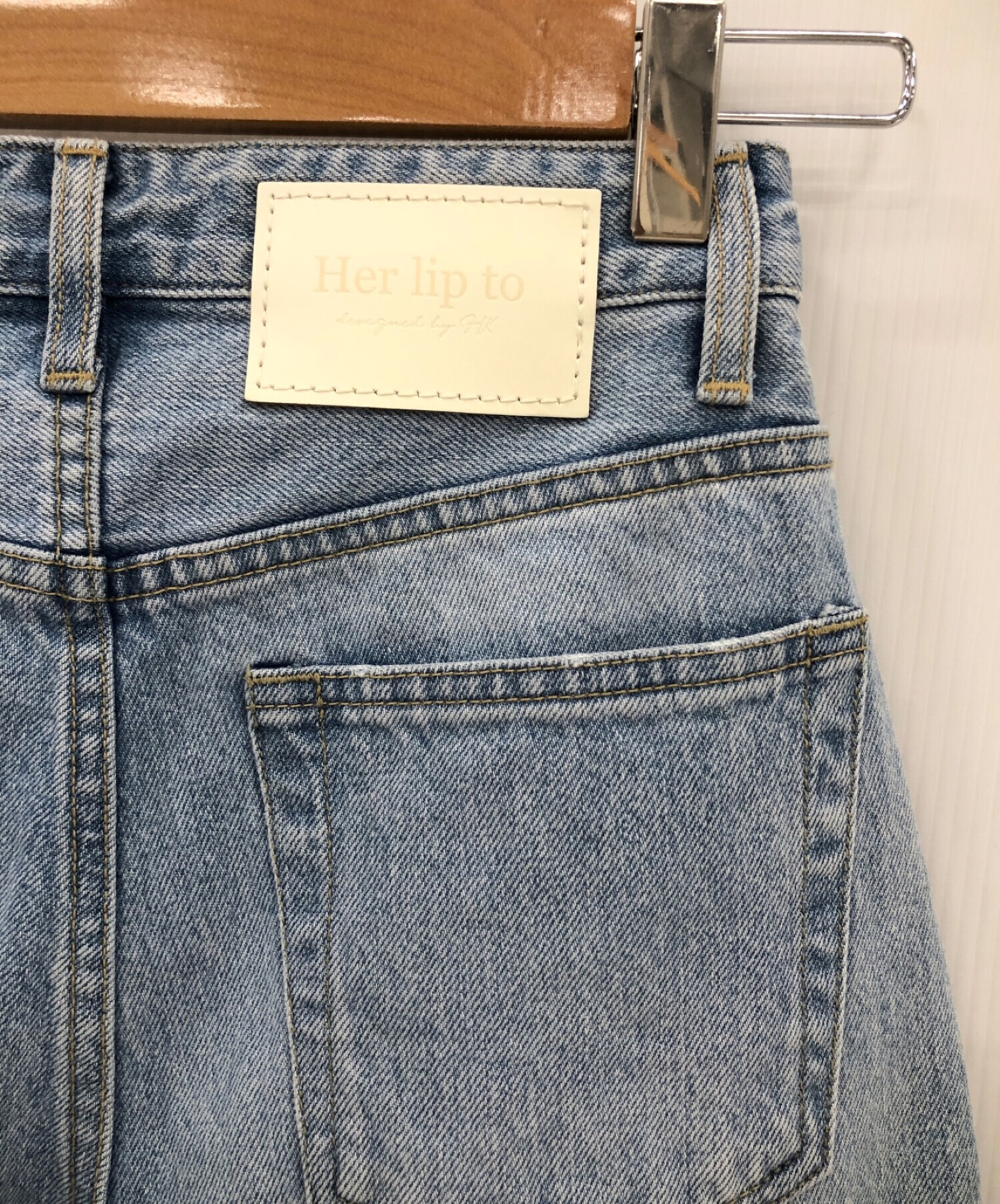 中古・古着通販】HER LIP TO (ハーリップトゥ) Tokyo High Rise Jeans インディゴ サイズ:23｜ブランド・古着通販  トレファク公式【TREFAC FASHION】スマホサイト