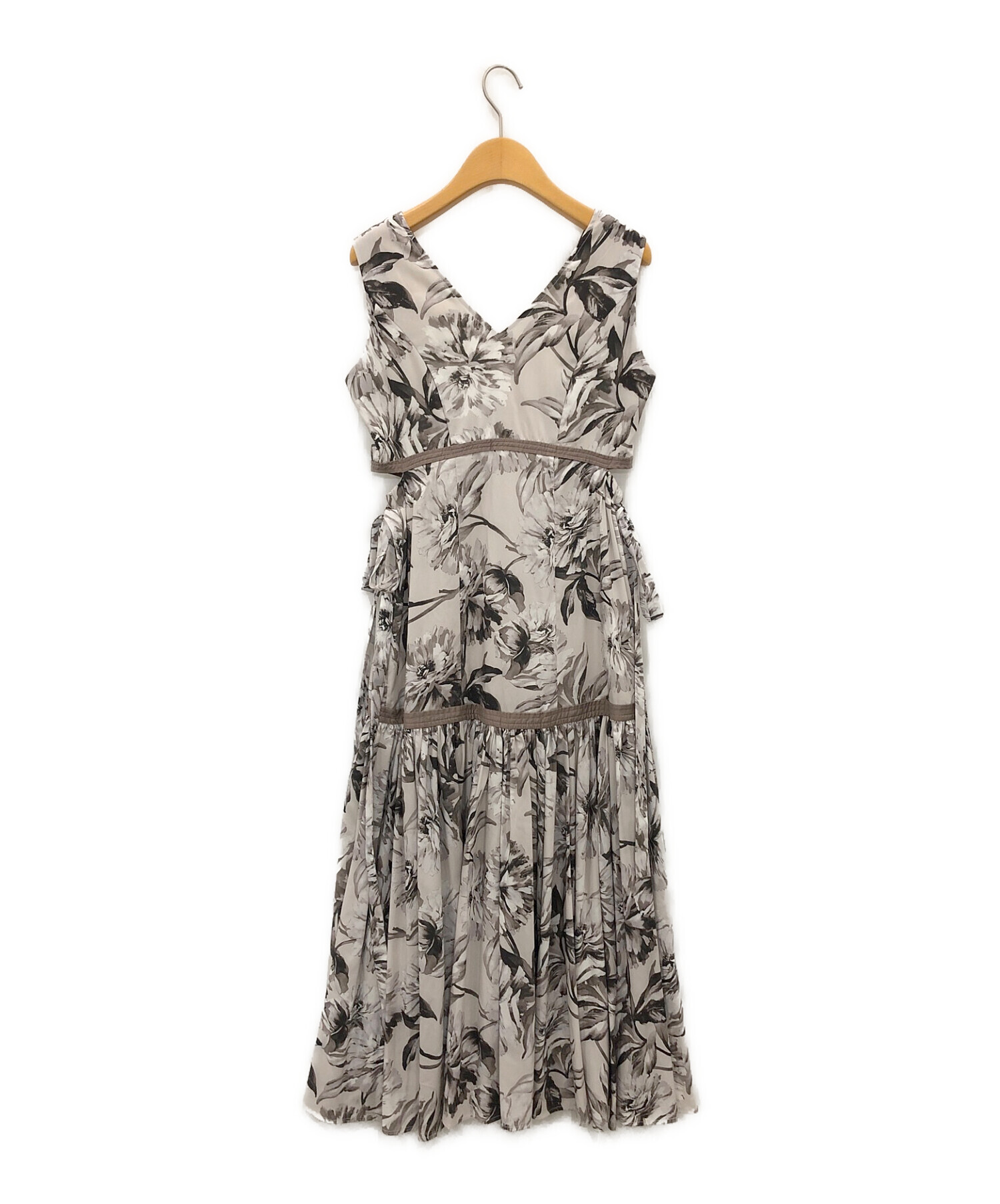 中古・古着通販】Her lip to (ハーリップトゥ) Floral Cut-Out Long Dress ベージュ サイズ:S｜ブランド・古着通販  トレファク公式【TREFAC FASHION】スマホサイト