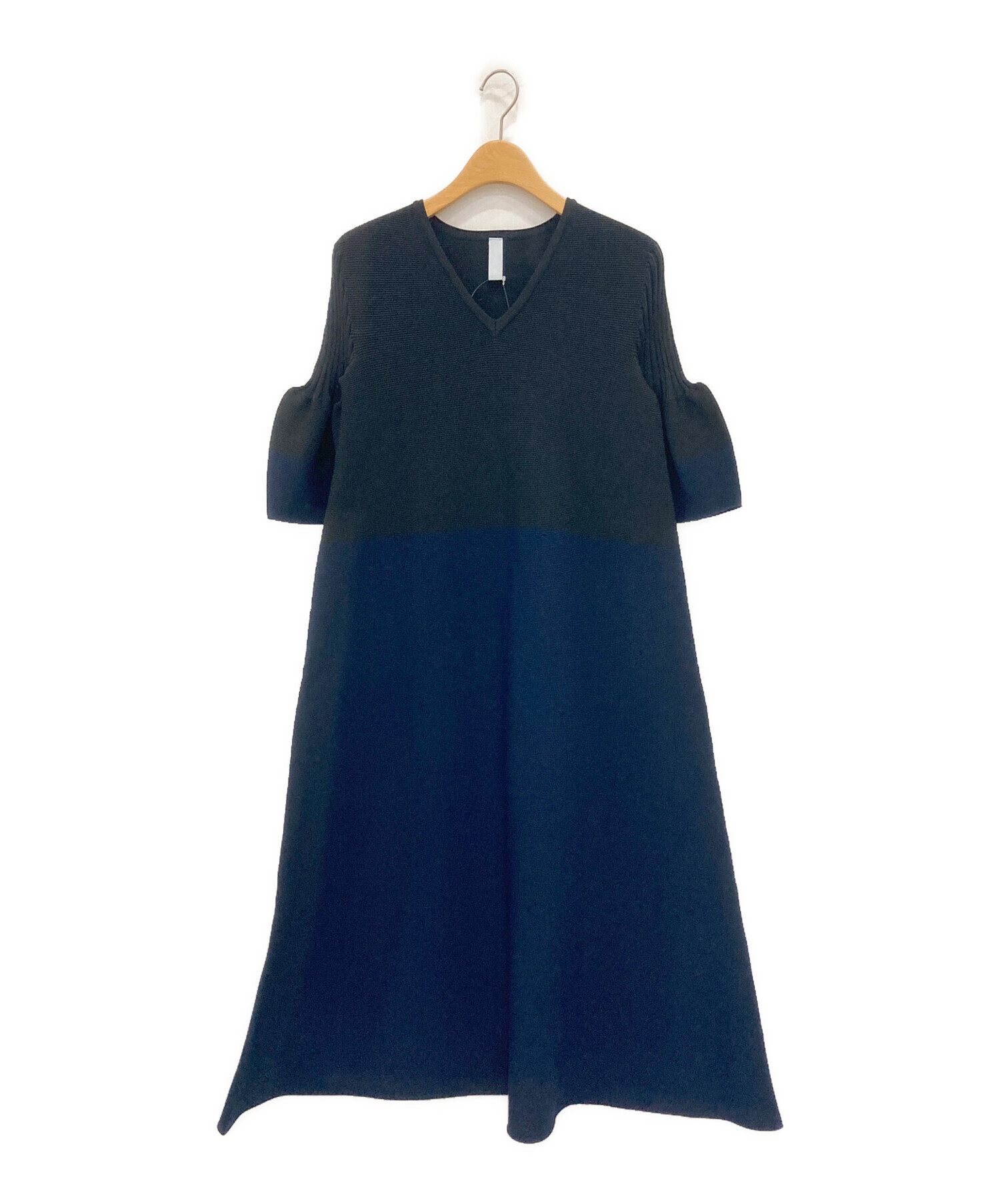 中古・古着通販】CFCL (シーエフシーエル) POTTERY SHORT BELL SLEEVE FLARE DRESS ブラック/ネイビー サイズ: 1｜ブランド・古着通販 トレファク公式【TREFAC FASHION】スマホサイト