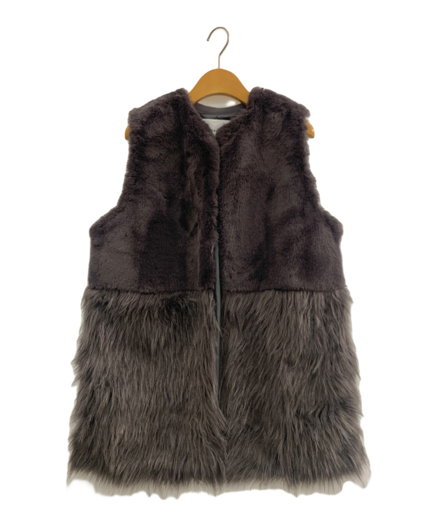 中古・古着通販】ADAWAS (アダワス) FUR GILET グレー サイズ:F｜ブランド・古着通販 トレファク公式【TREFAC  FASHION】スマホサイト