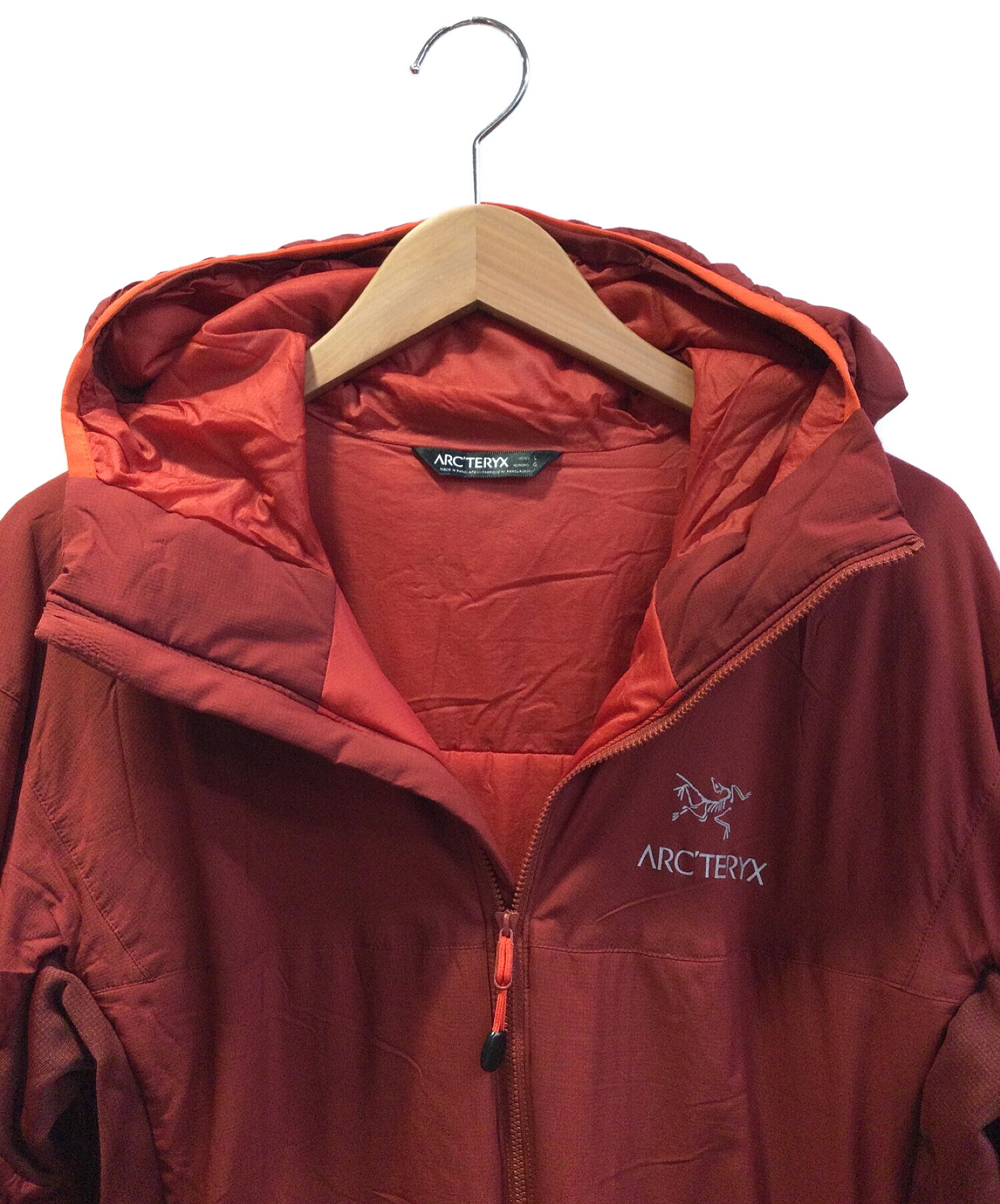 ARC'TERYX (アークテリクス) ATOM LT HOODY/中綿ジャケット レッド サイズ:L