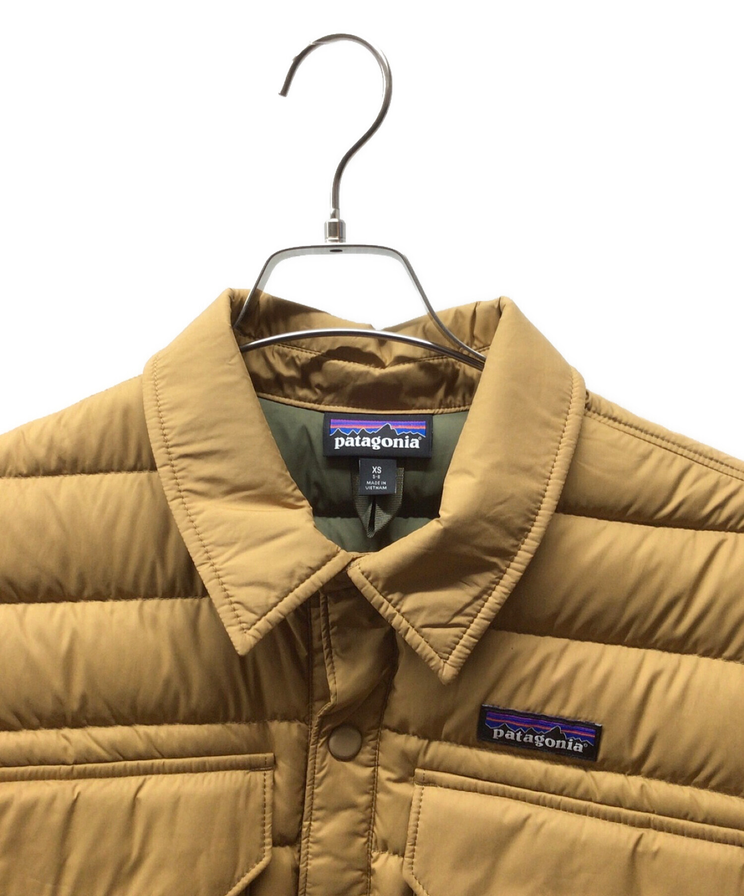 Patagonia (パタゴニア) サイレントダウンシャツジャケット　メンズXS　 27925 カーキ サイズ:XS