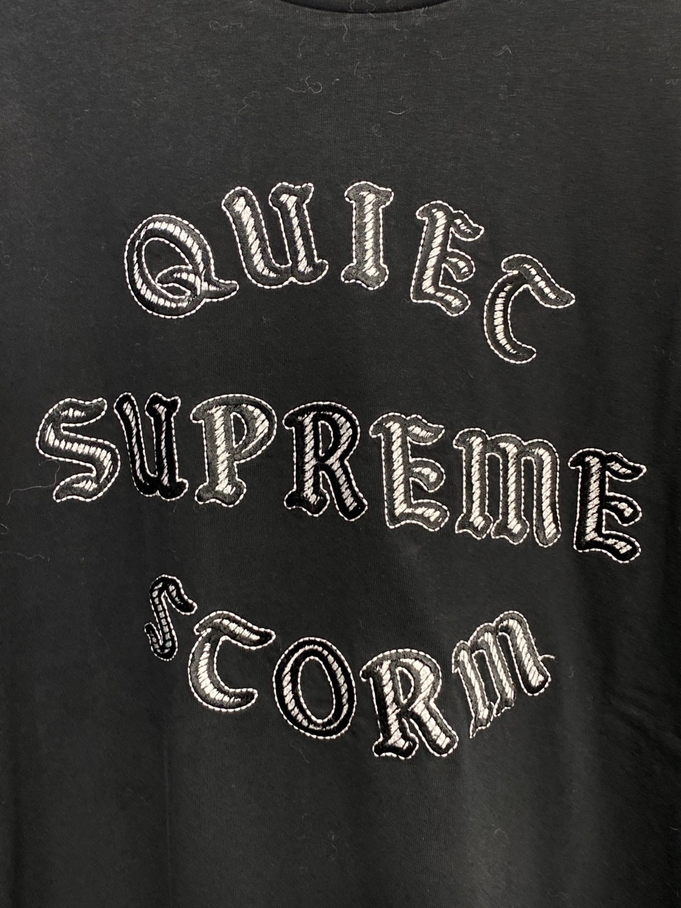 お得好評 Supreme - シュプリーム SUPREME Quiet Storm S / S Teeの