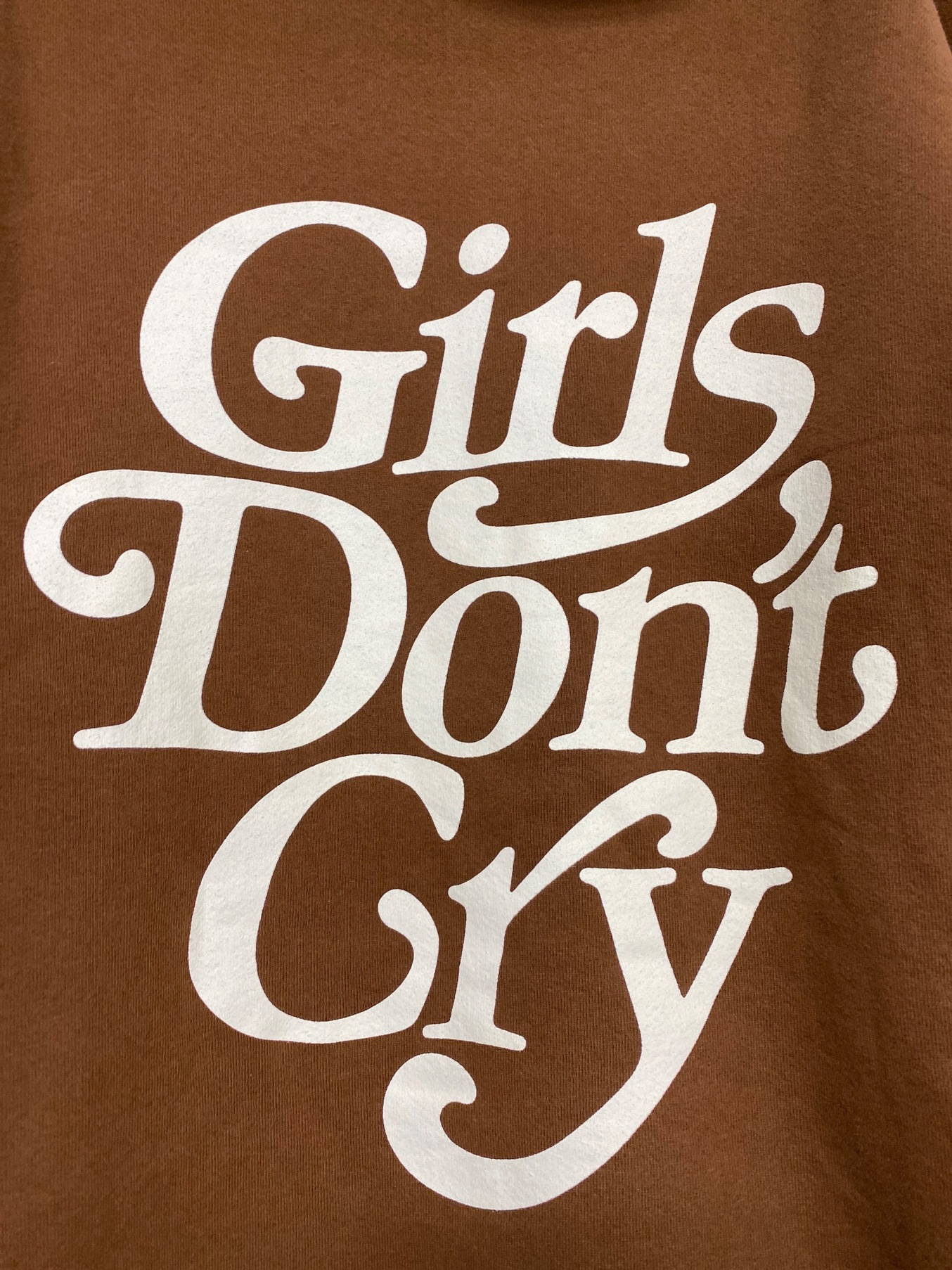 GIRLS DON'T CRY (ガールズドントクライ) Girls Don't Cry Logo Hoodie ブラウン サイズ:XL