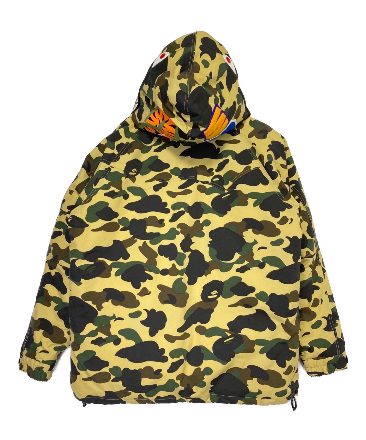 A BATHING APE (ア ベイシング エイプ) 1ST CAMO SHARK SNOWBOARD DOWN JACKET イエロー サイズ:XL