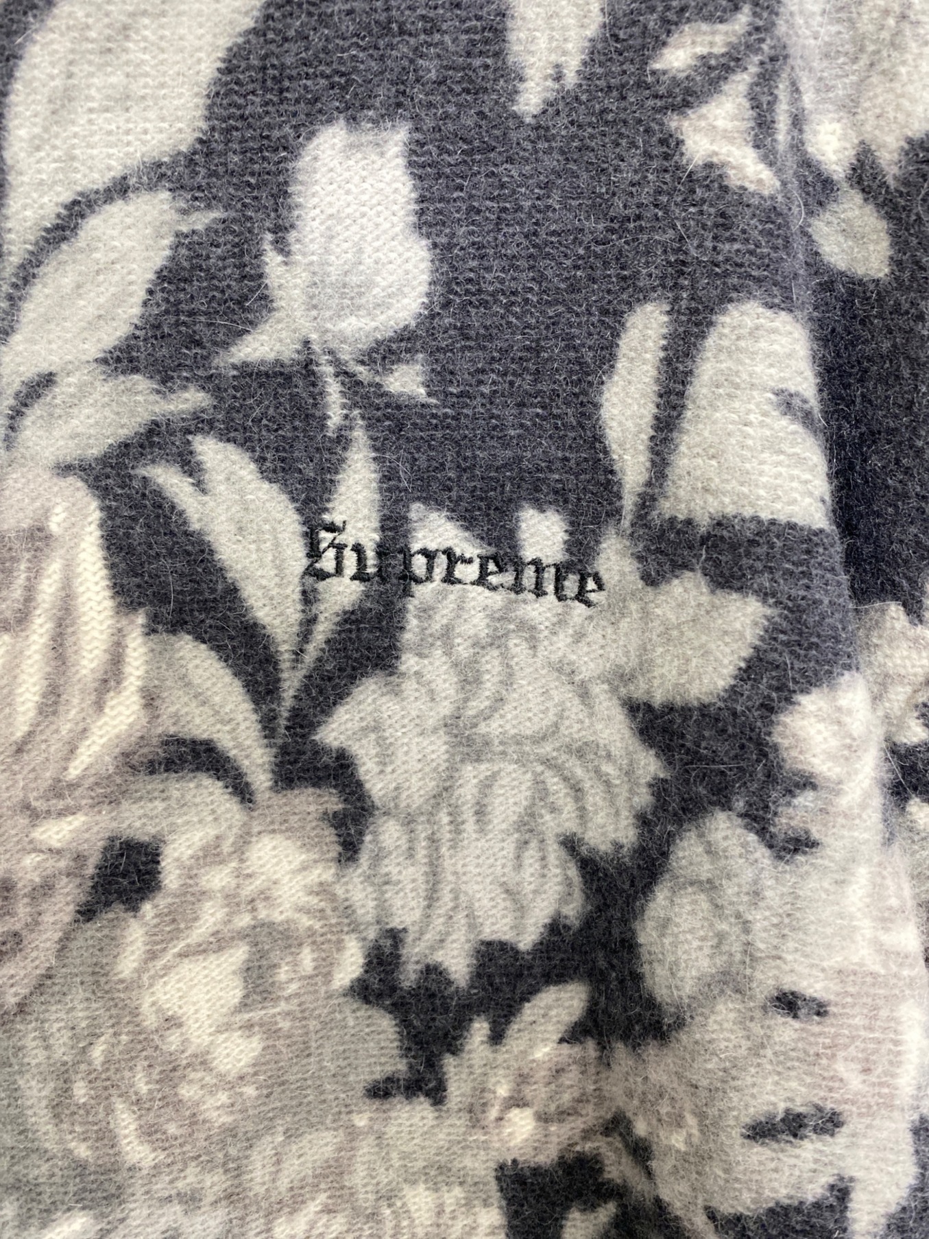 SUPREME (シュプリーム) Printed Floral Angora Sweater グレー サイズ:L