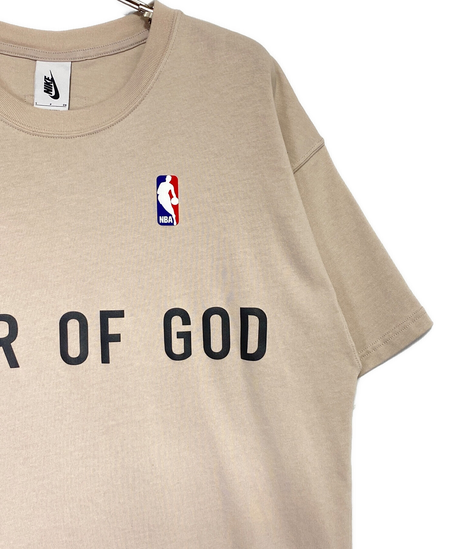 Fear Of God (フィア・オブ・ゴッド) NBA (エヌビーエー) NIKE (ナイキ) Tシャツ ベージュ サイズ:S